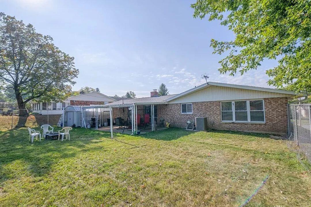 3154 Sherwood Park Drive, Springfield, Ohio 45505