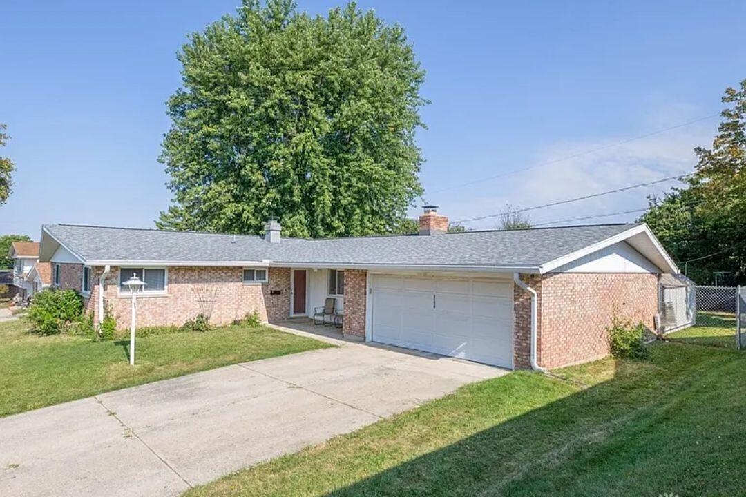 3154 Sherwood Park Drive, Springfield, Ohio 45505