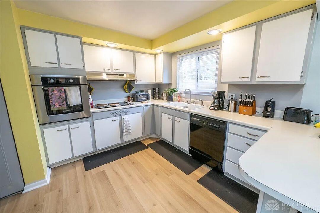 3154 Sherwood Park Drive, Springfield, Ohio 45505