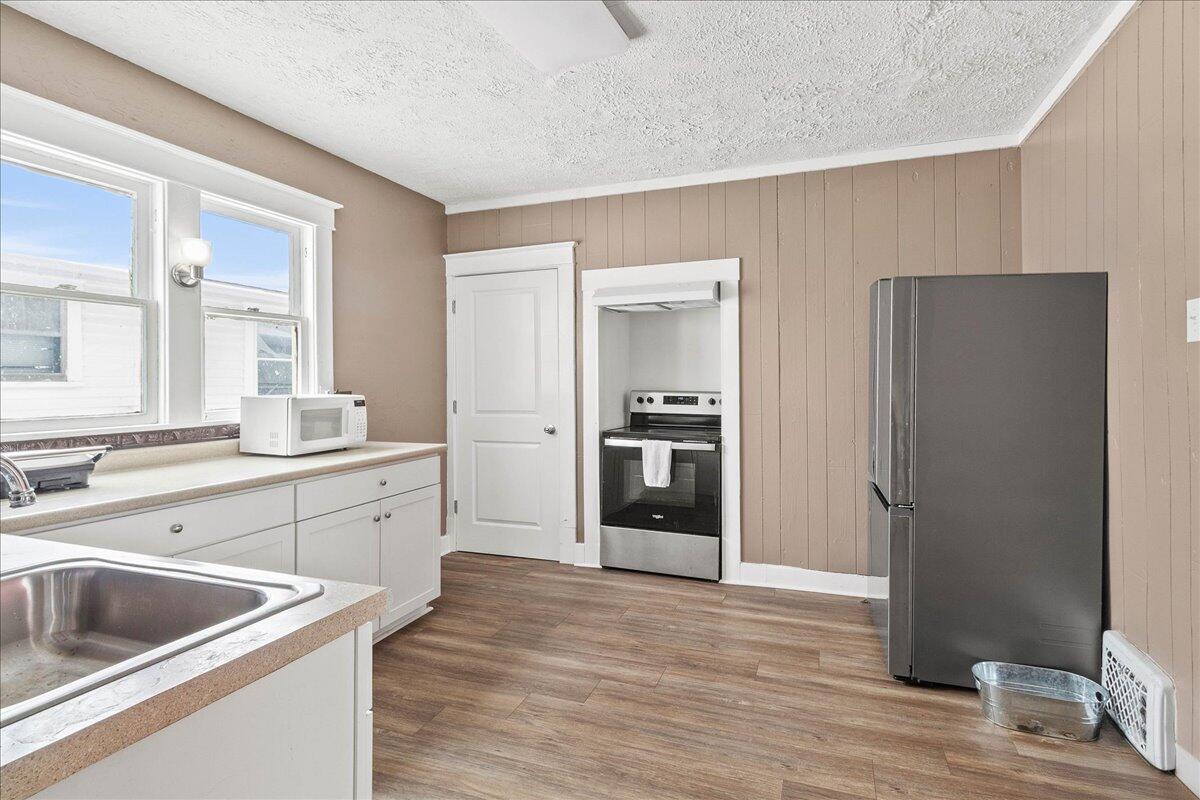 956 Rice Avenue, Lima, Ohio 45805