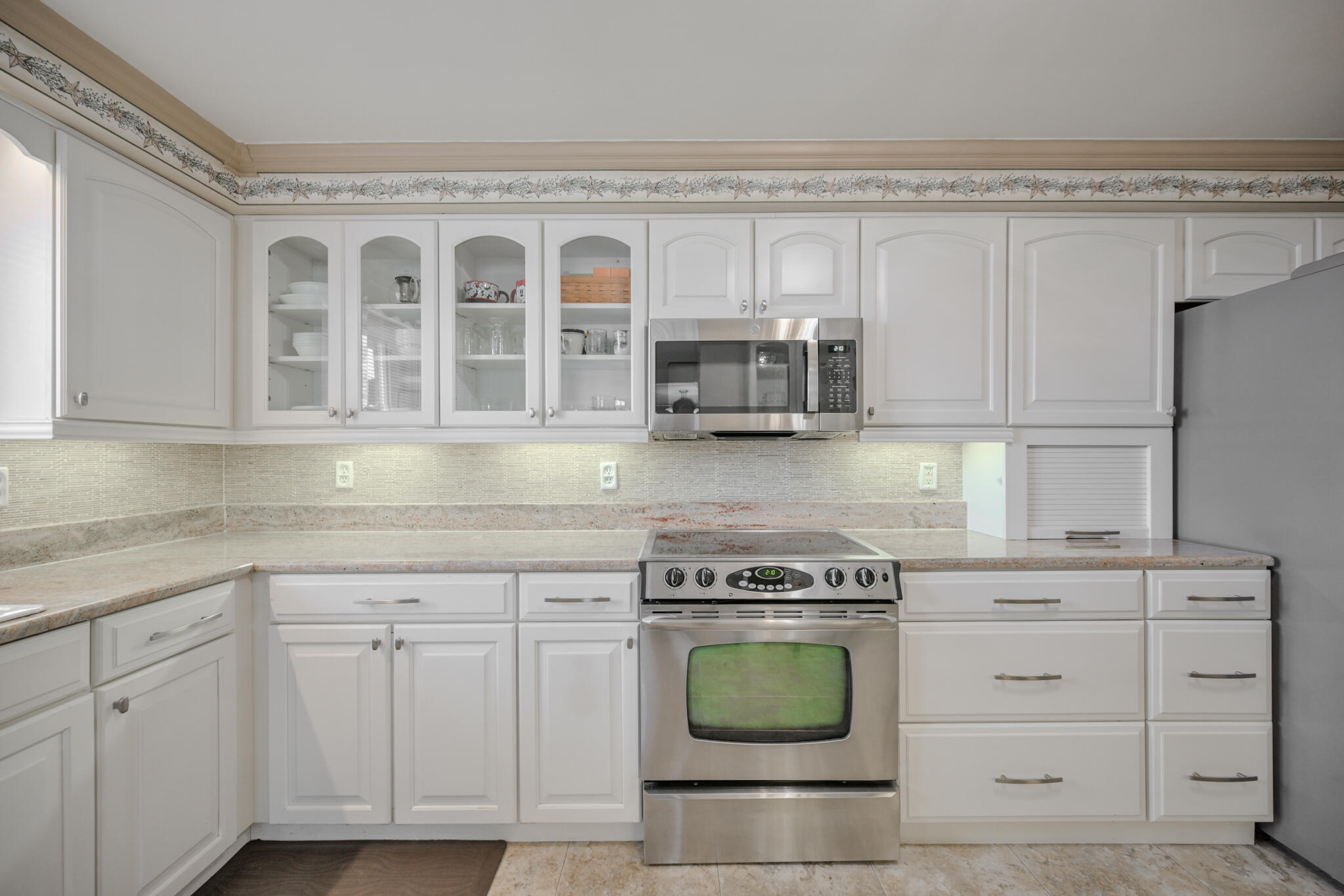 1521 Erika Drive, Springfield, Ohio 45503