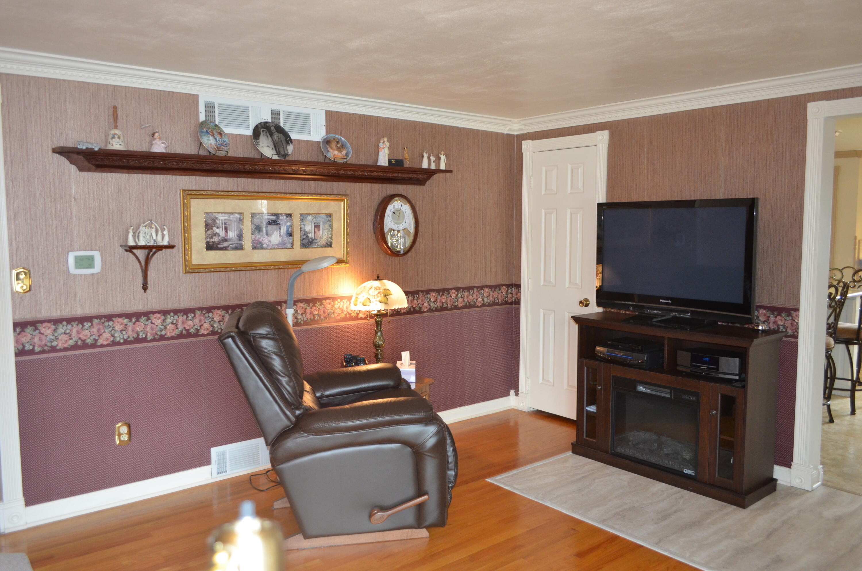 1521 Erika Drive, Springfield, Ohio 45503