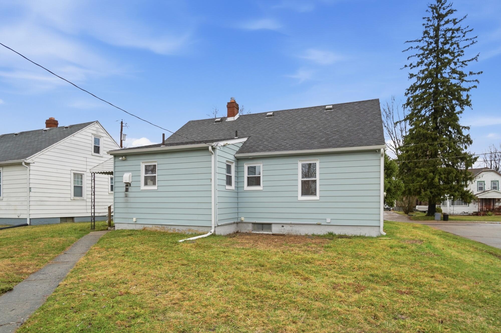 329 Roosevelt Drive, Springfield, Ohio 45503