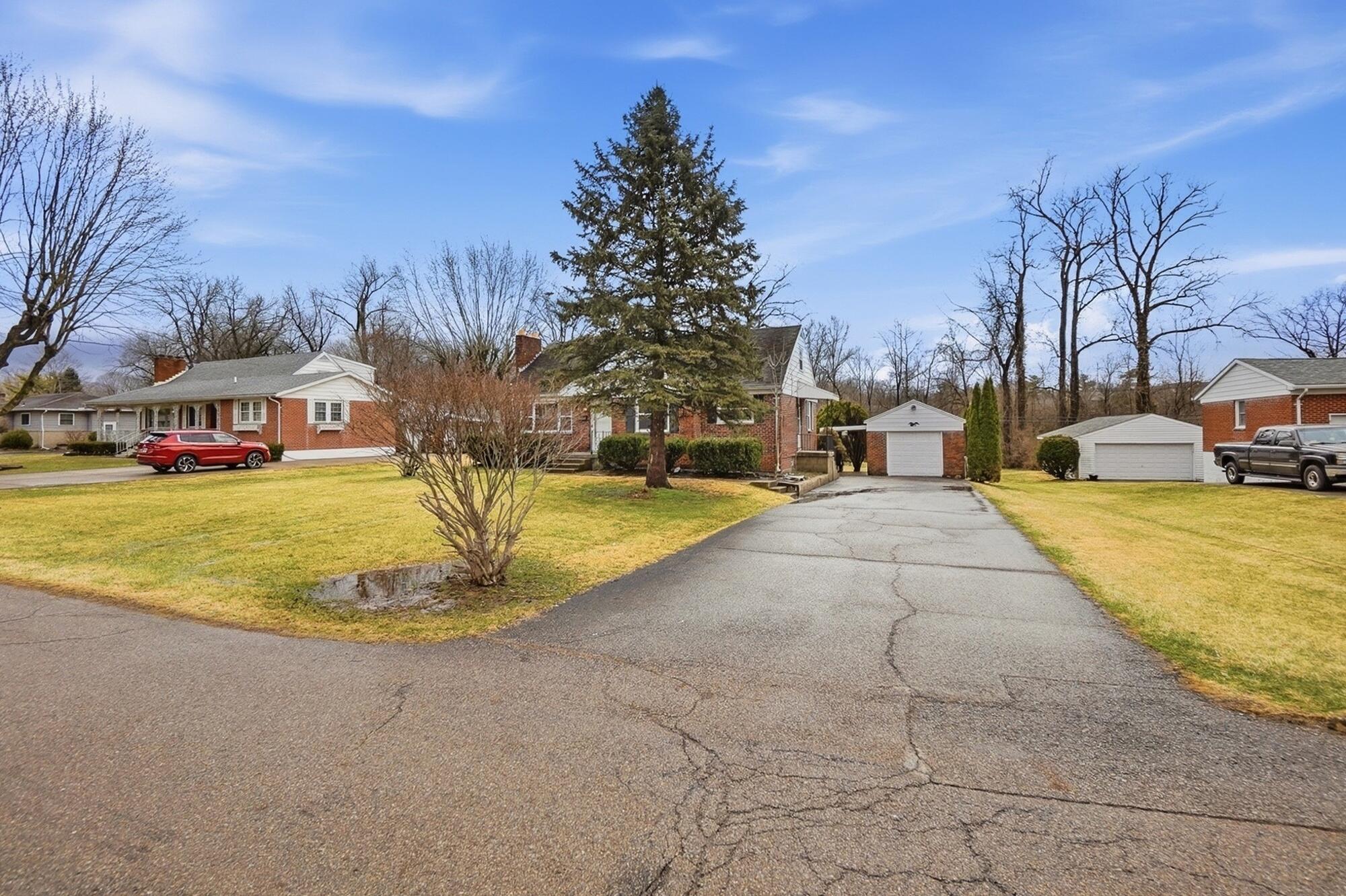 1421 Seminole Avenue, Springfield, Ohio 45506