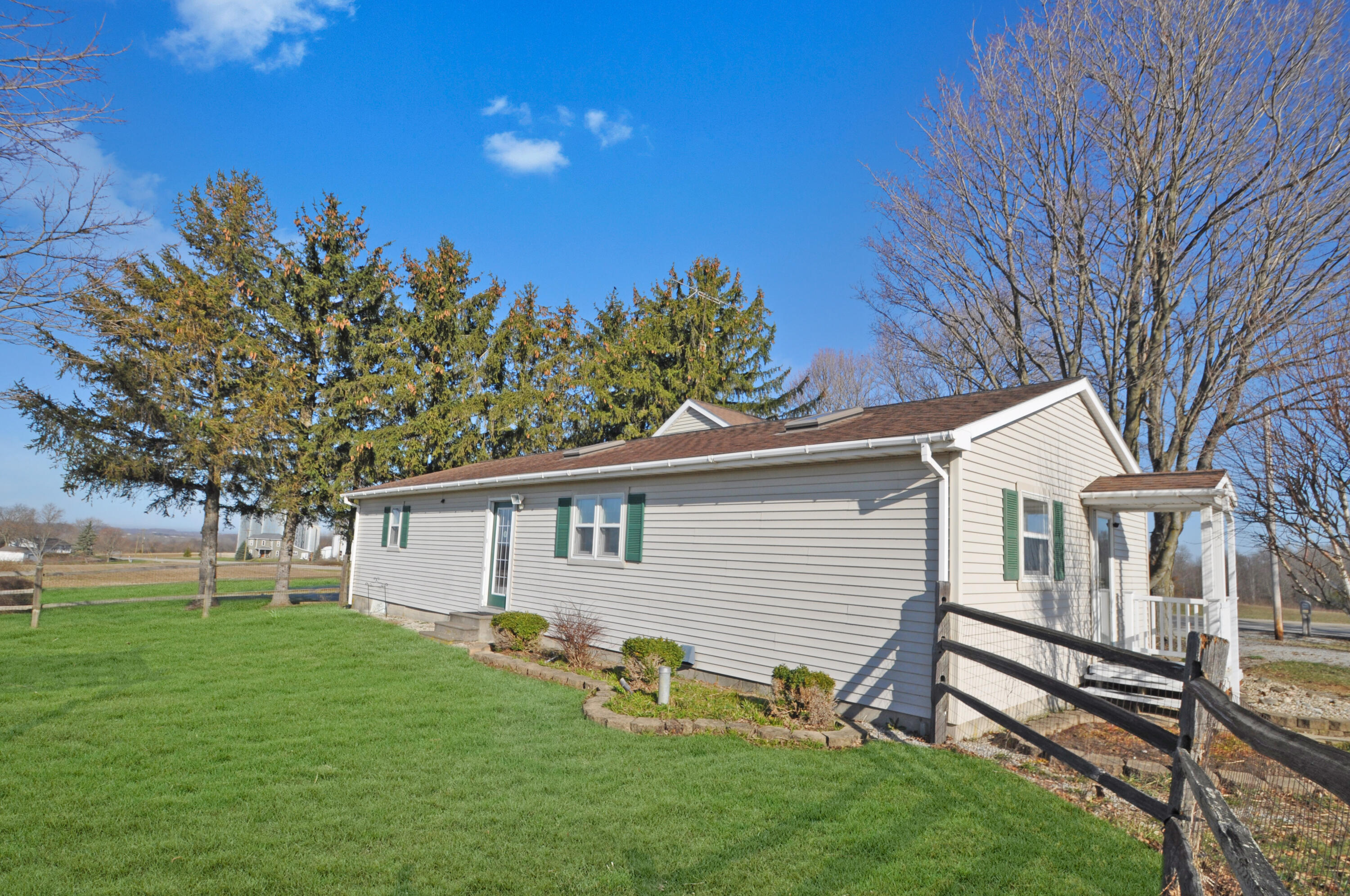 335 State Route 121, New Paris, Ohio 45347