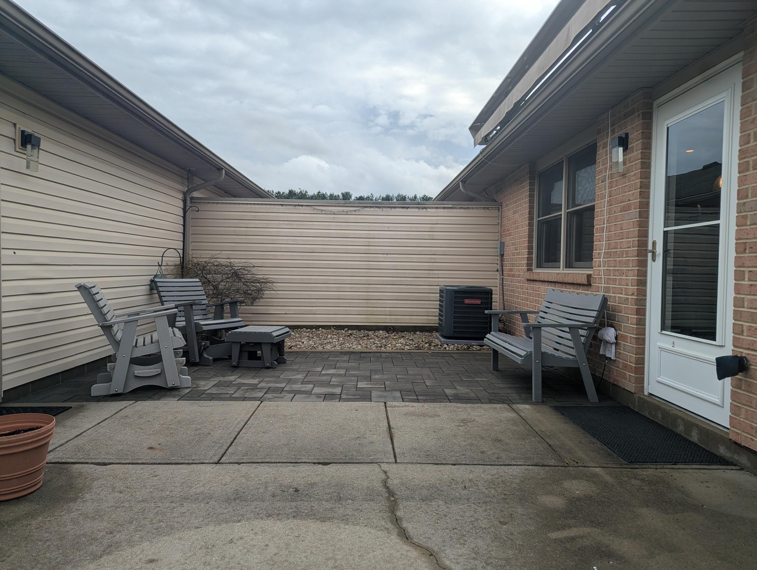 1977 Willoughby Avenue, Springfield, Ohio 45502