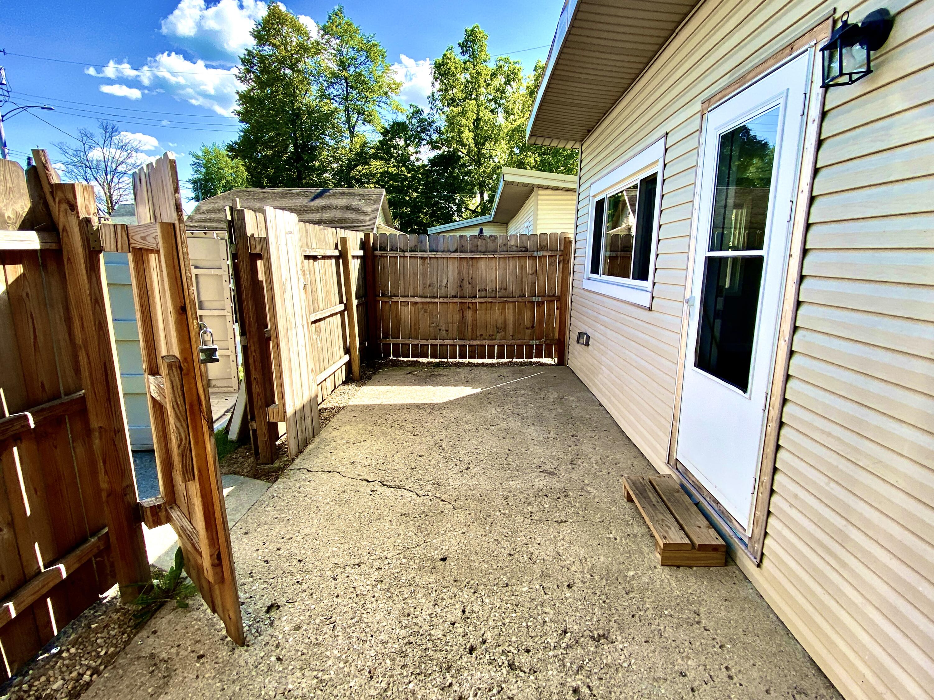 106 Lind Street, Russells Point, Ohio 43348