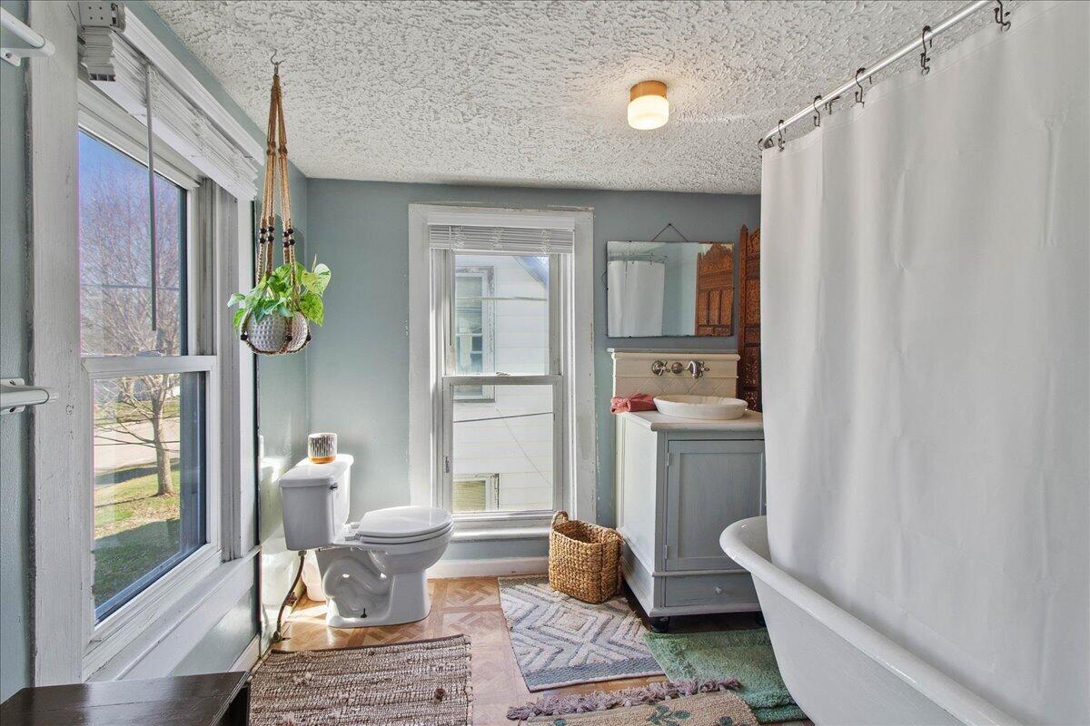 431 Center Street, West Mansfield, Ohio 43358