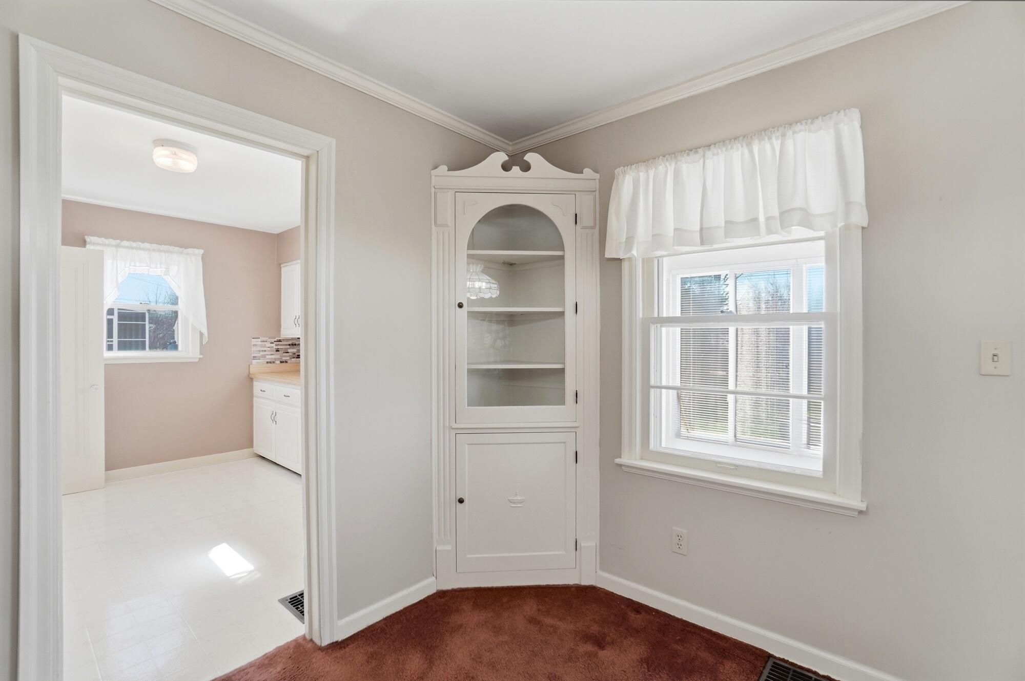 827 Snowhill Boulevard, Springfield, Ohio 45504