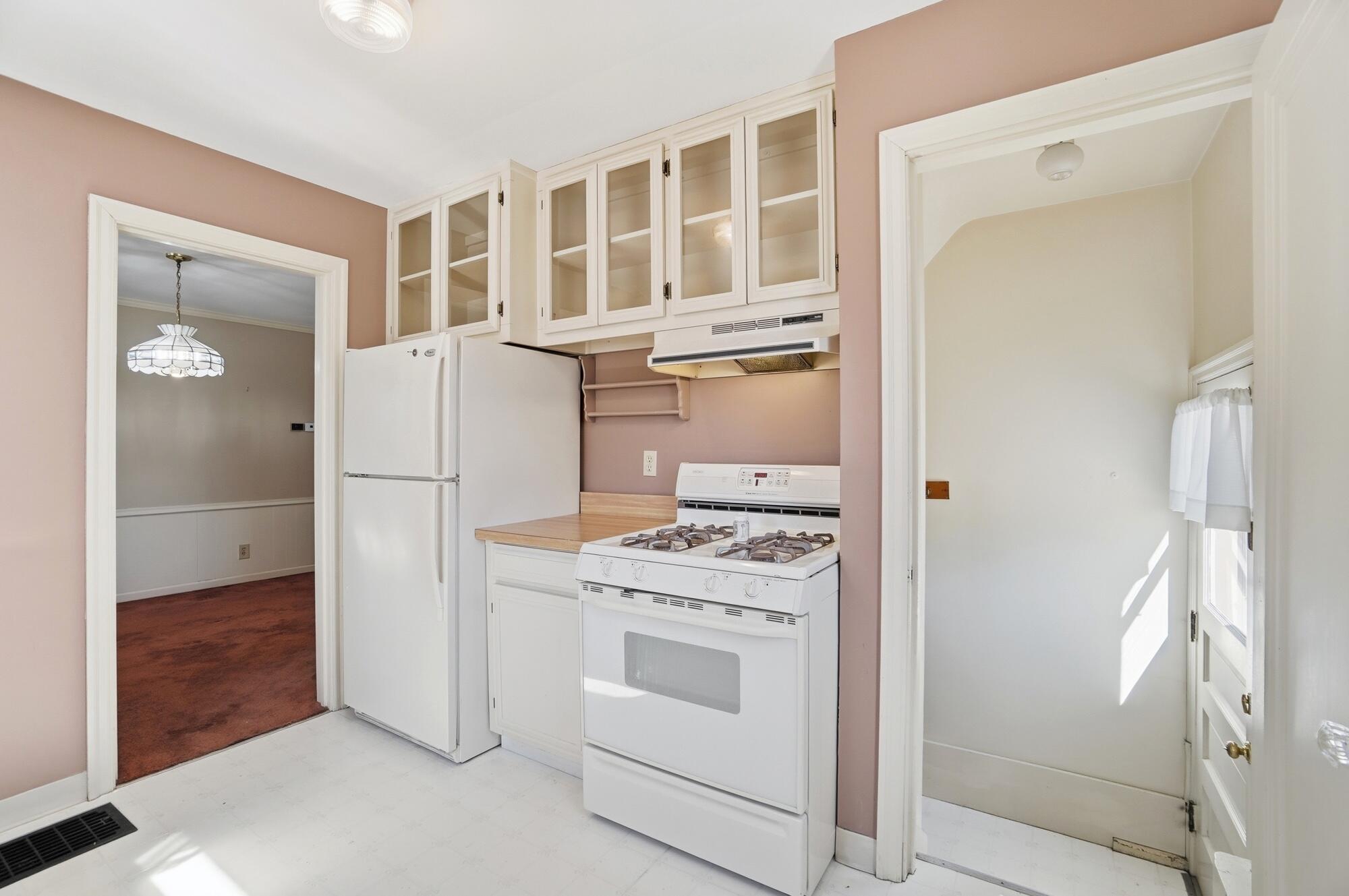 827 Snowhill Boulevard, Springfield, Ohio 45504