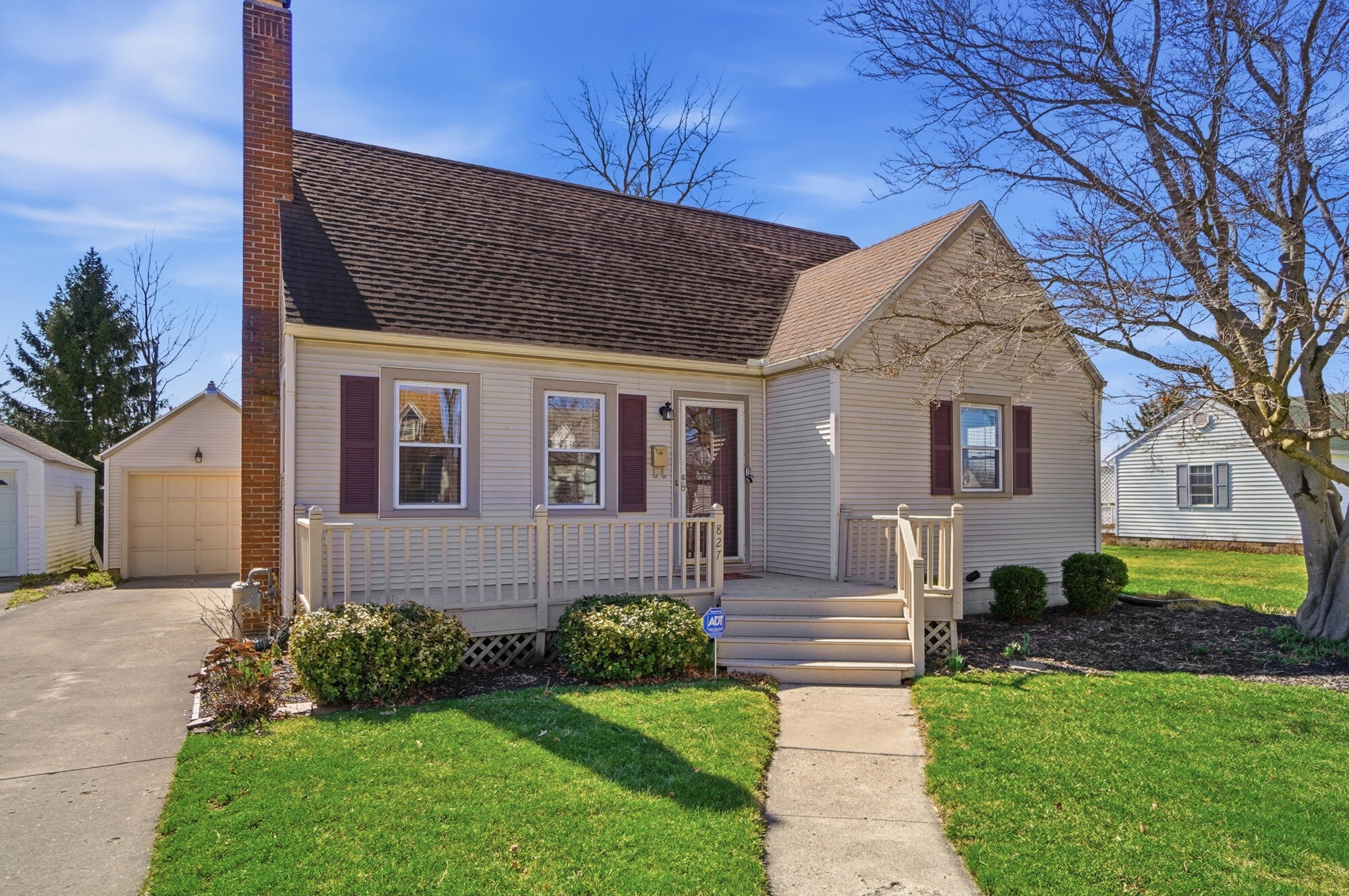 827 Snowhill Boulevard, Springfield, Ohio 45504