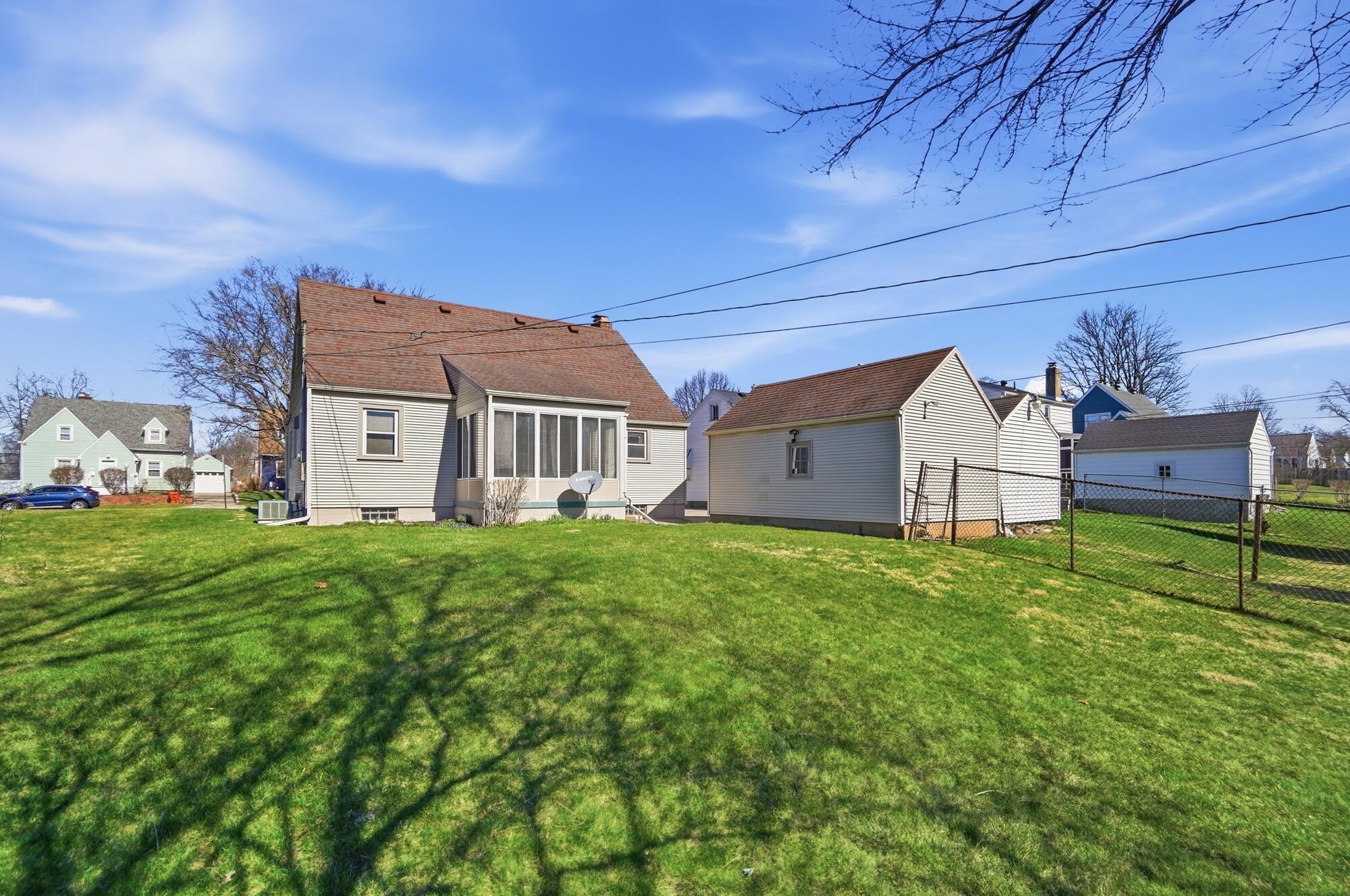 827 Snowhill Boulevard, Springfield, Ohio 45504