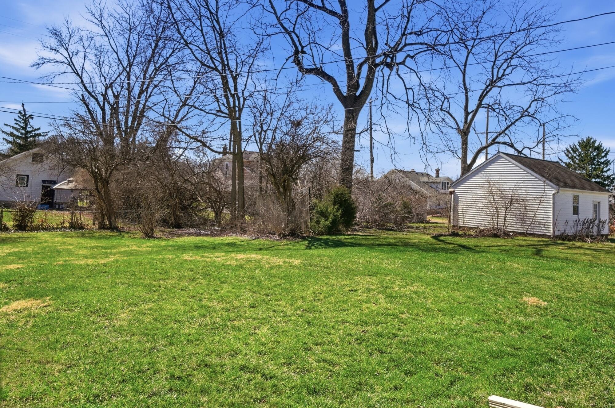 827 Snowhill Boulevard, Springfield, Ohio 45504