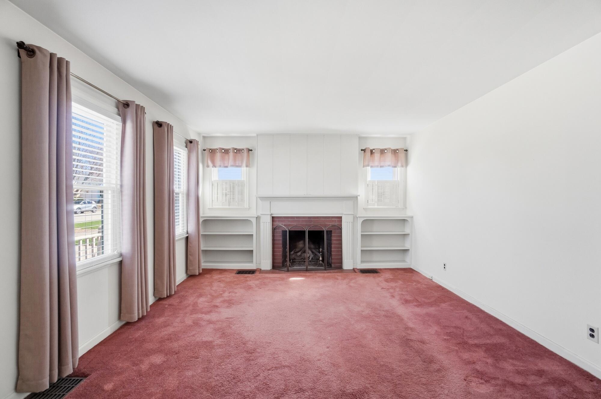 827 Snowhill Boulevard, Springfield, Ohio 45504