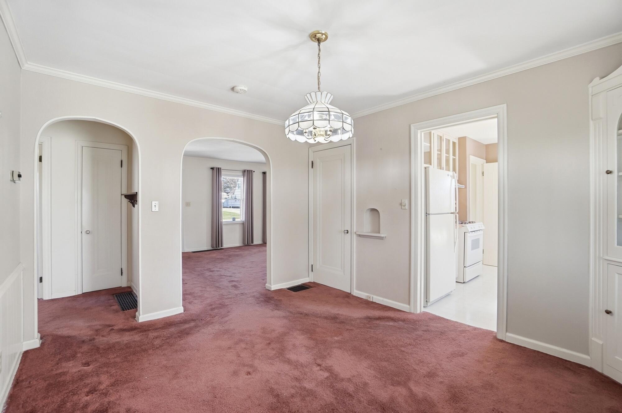 827 Snowhill Boulevard, Springfield, Ohio 45504