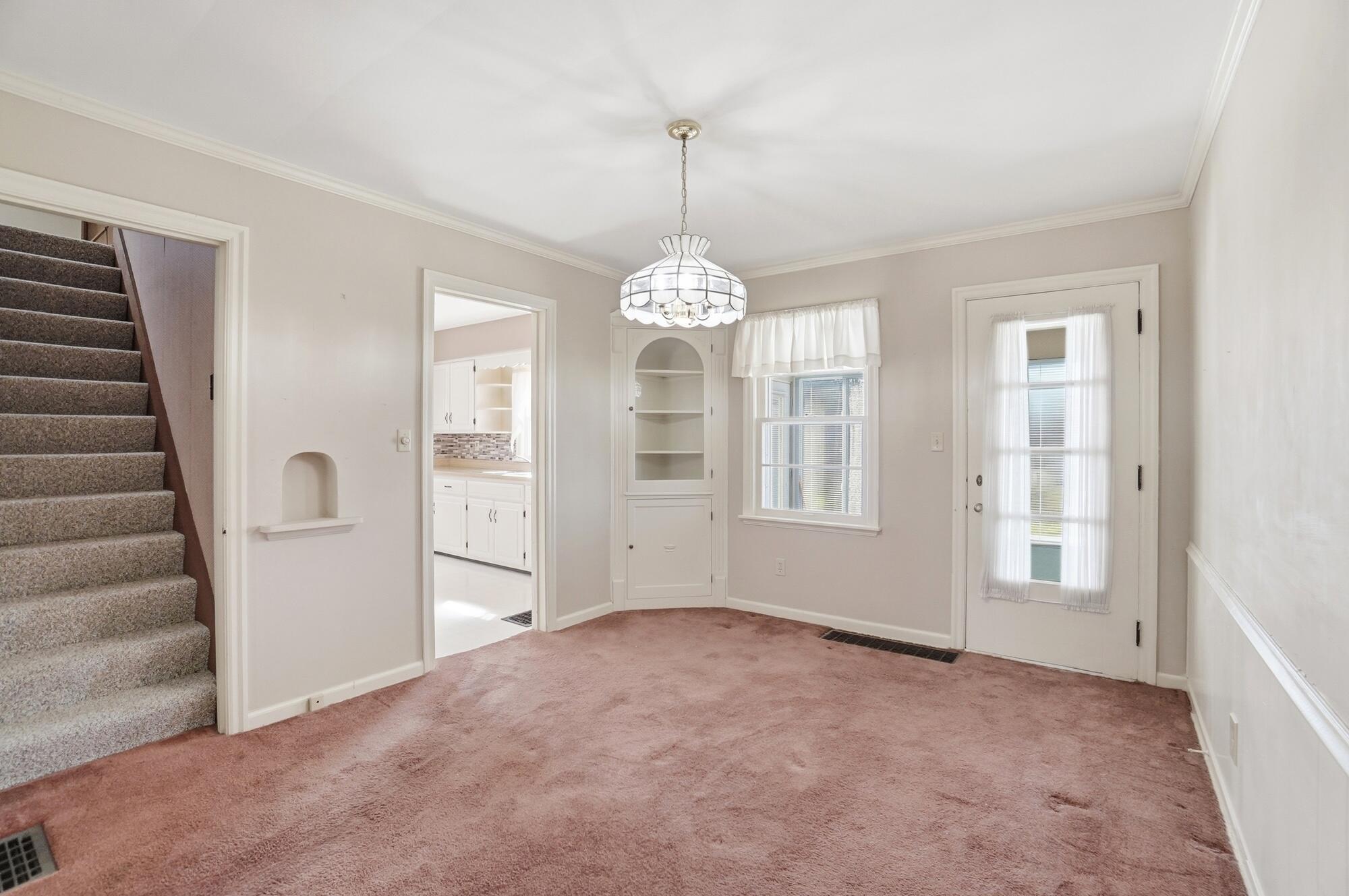 827 Snowhill Boulevard, Springfield, Ohio 45504