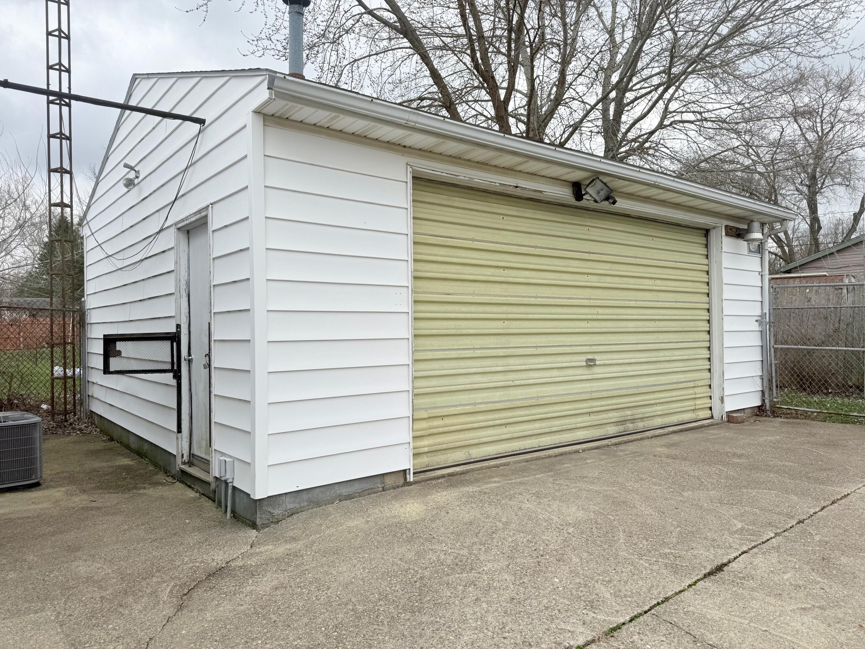 1233 Albemarle Road, Springfield, Ohio 45504