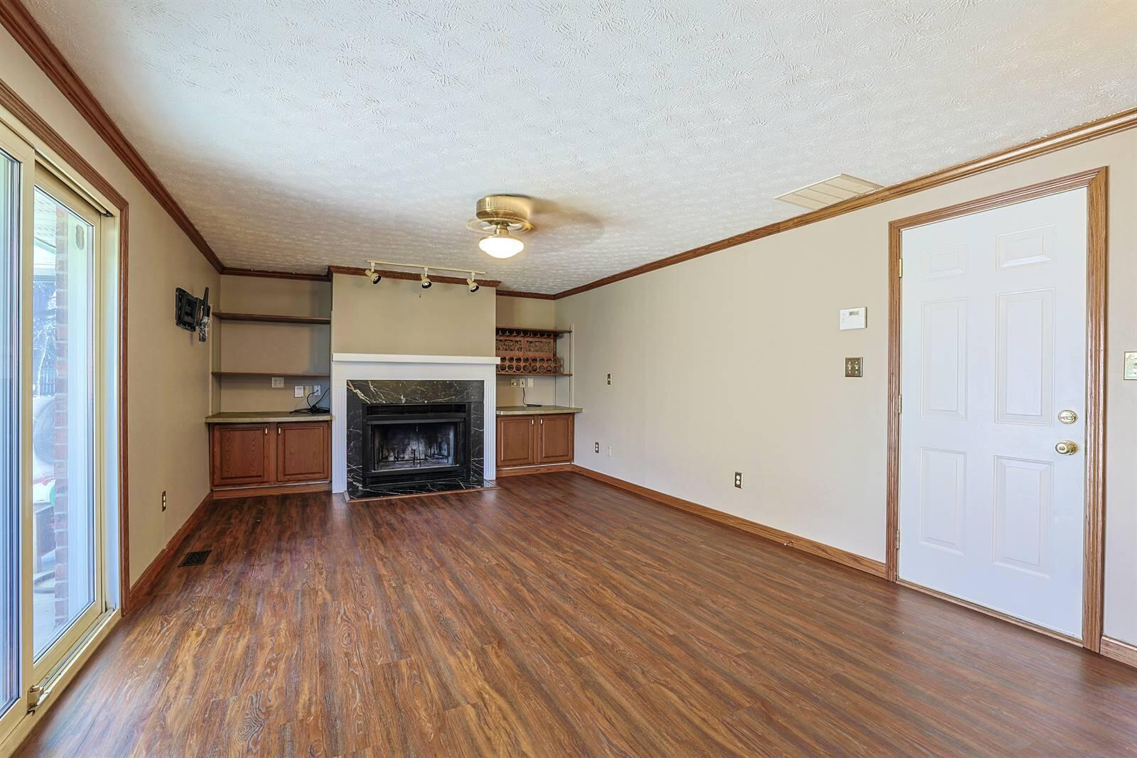 211 Katy Lane, Englewood, Ohio 45322