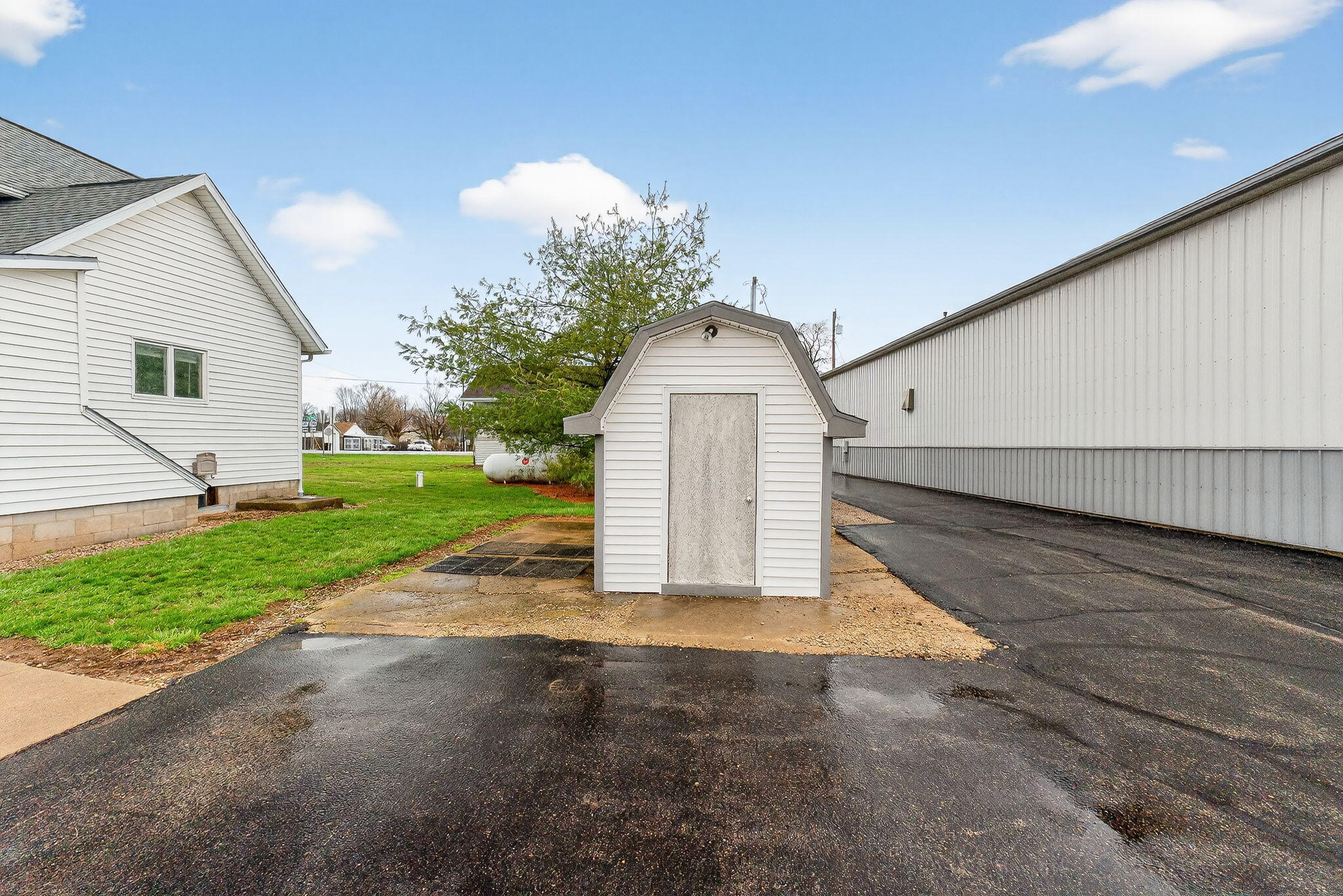 23484 Dayton Avenue, Raymond, Ohio 43067