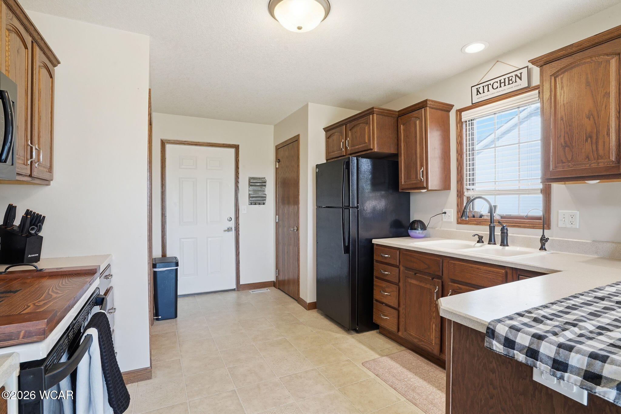 112 Parkview Drive, Jackson Center, Ohio