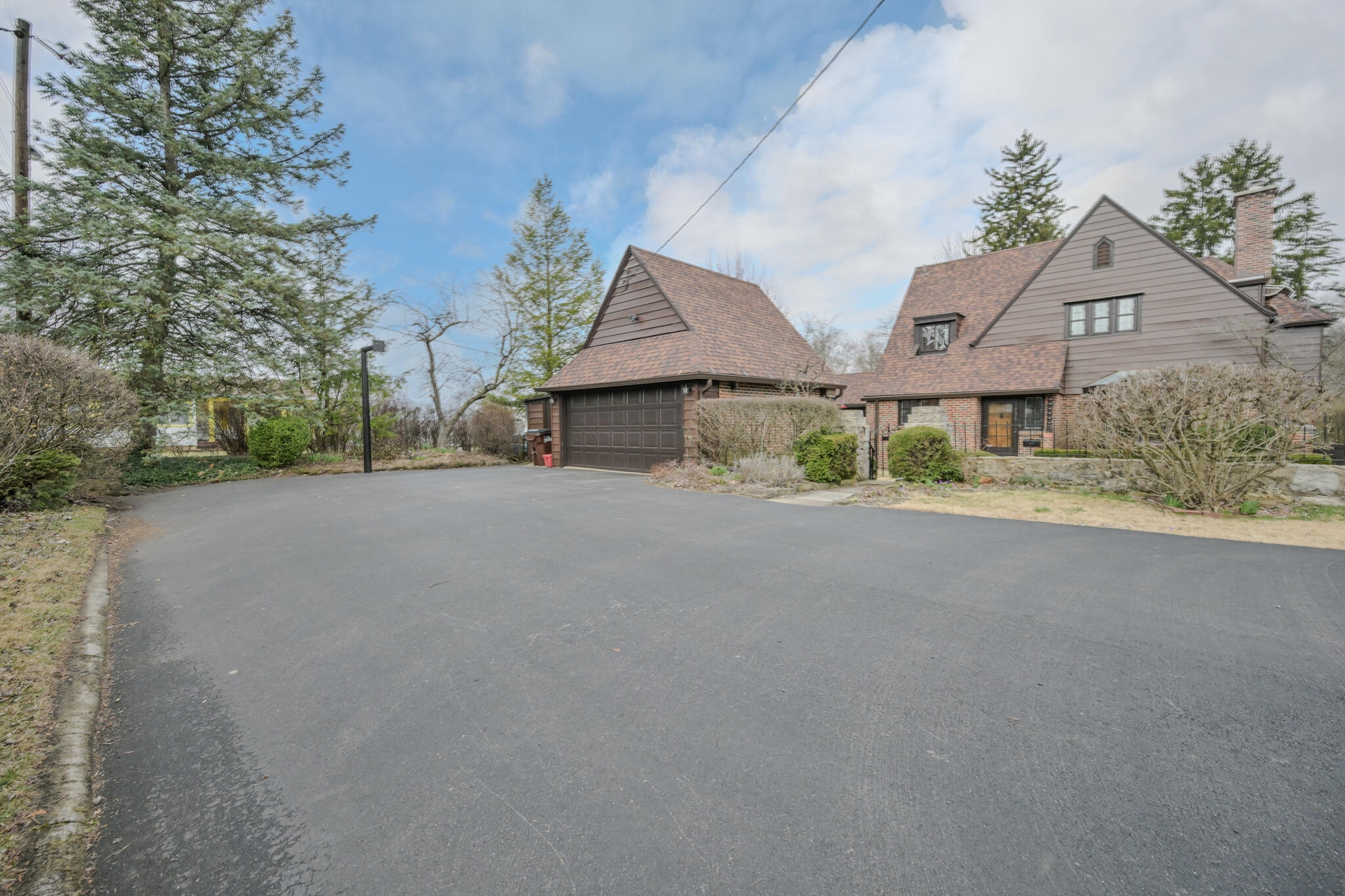 735 Tanglewood Drive, Springfield, Ohio 45504