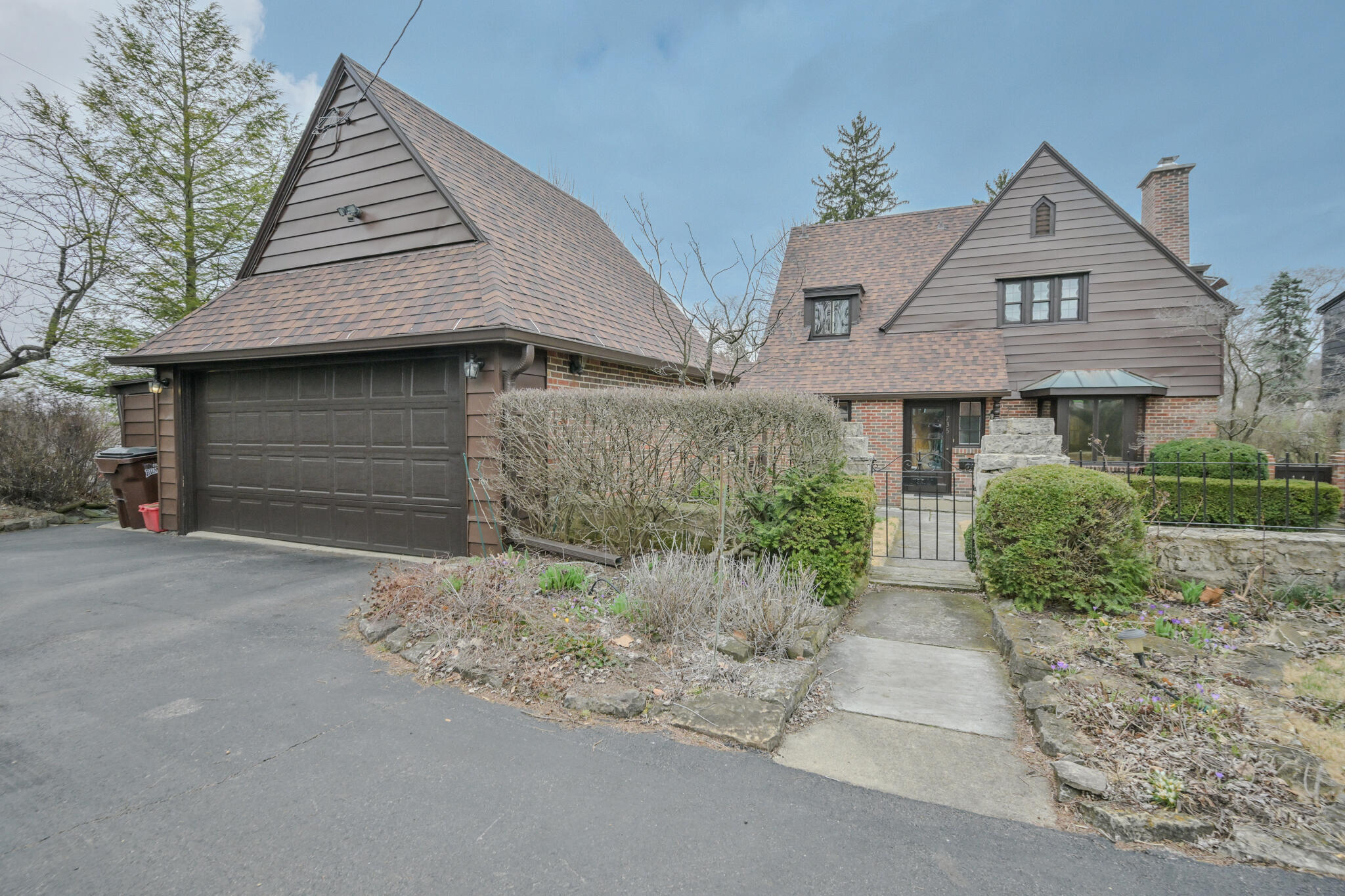 735 Tanglewood Drive, Springfield, Ohio 45504