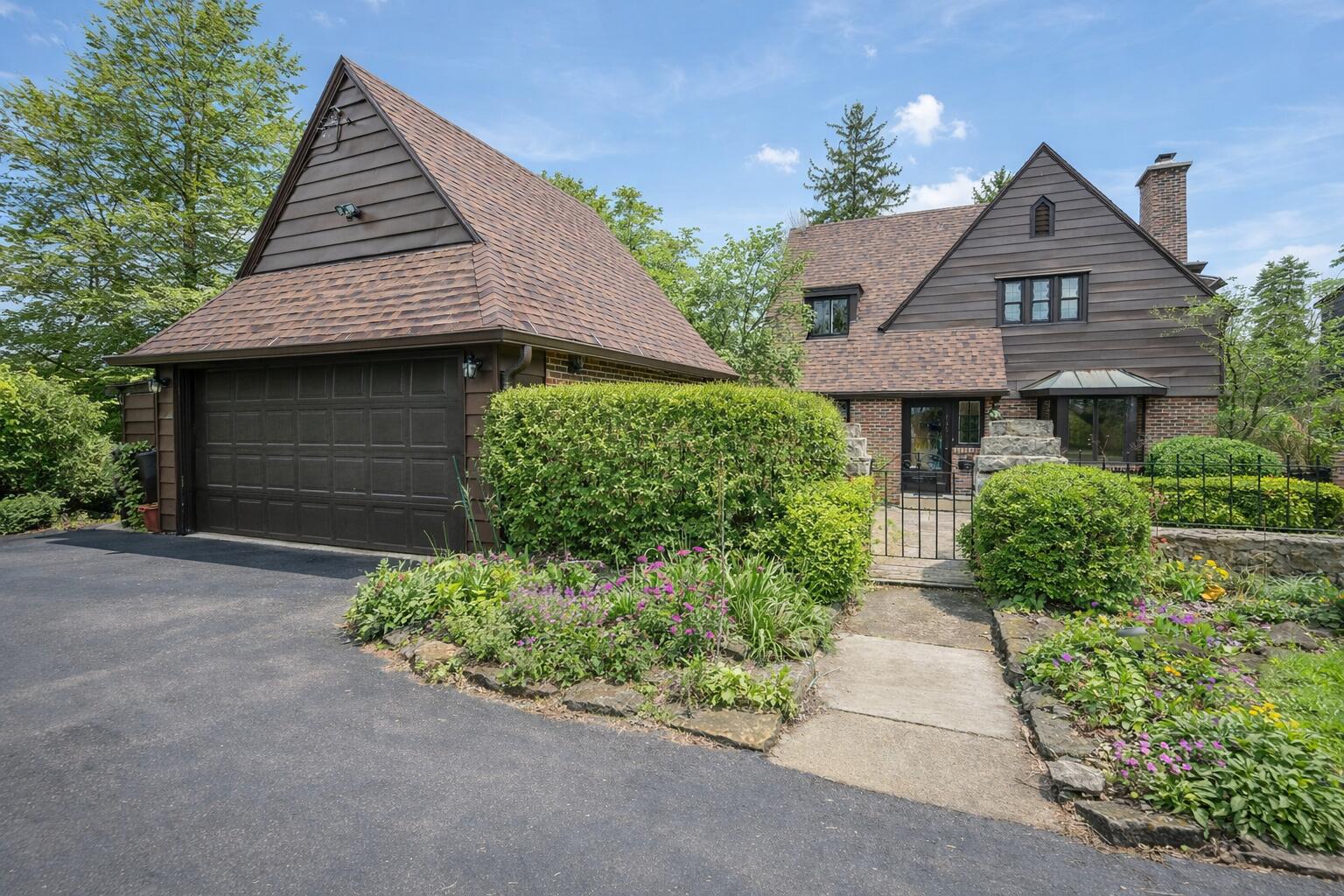 735 Tanglewood Drive, Springfield, Ohio 45504