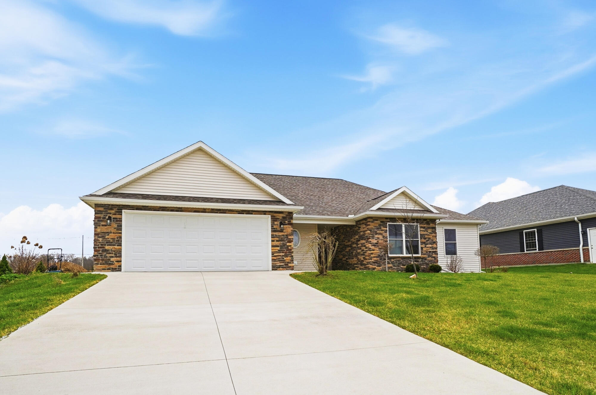 109 Bluegrass Drive, Wapakoneta, Ohio 45895