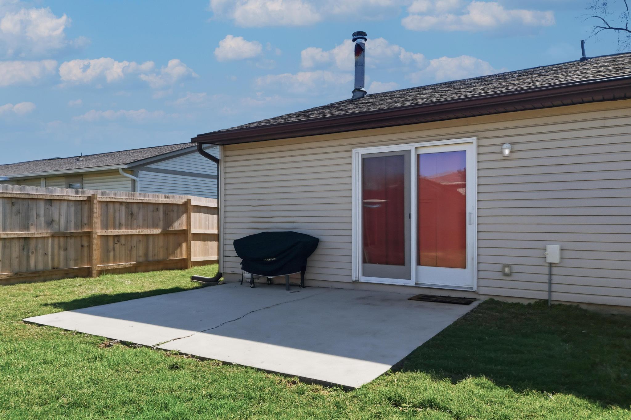 1031 Meadowrun Road, Englewood, Ohio 45322