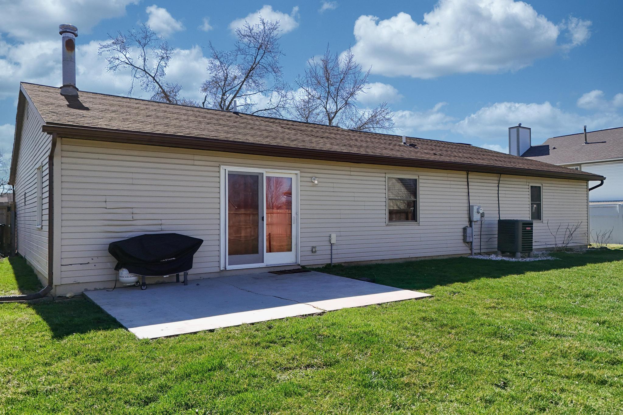 1031 Meadowrun Road, Englewood, Ohio 45322