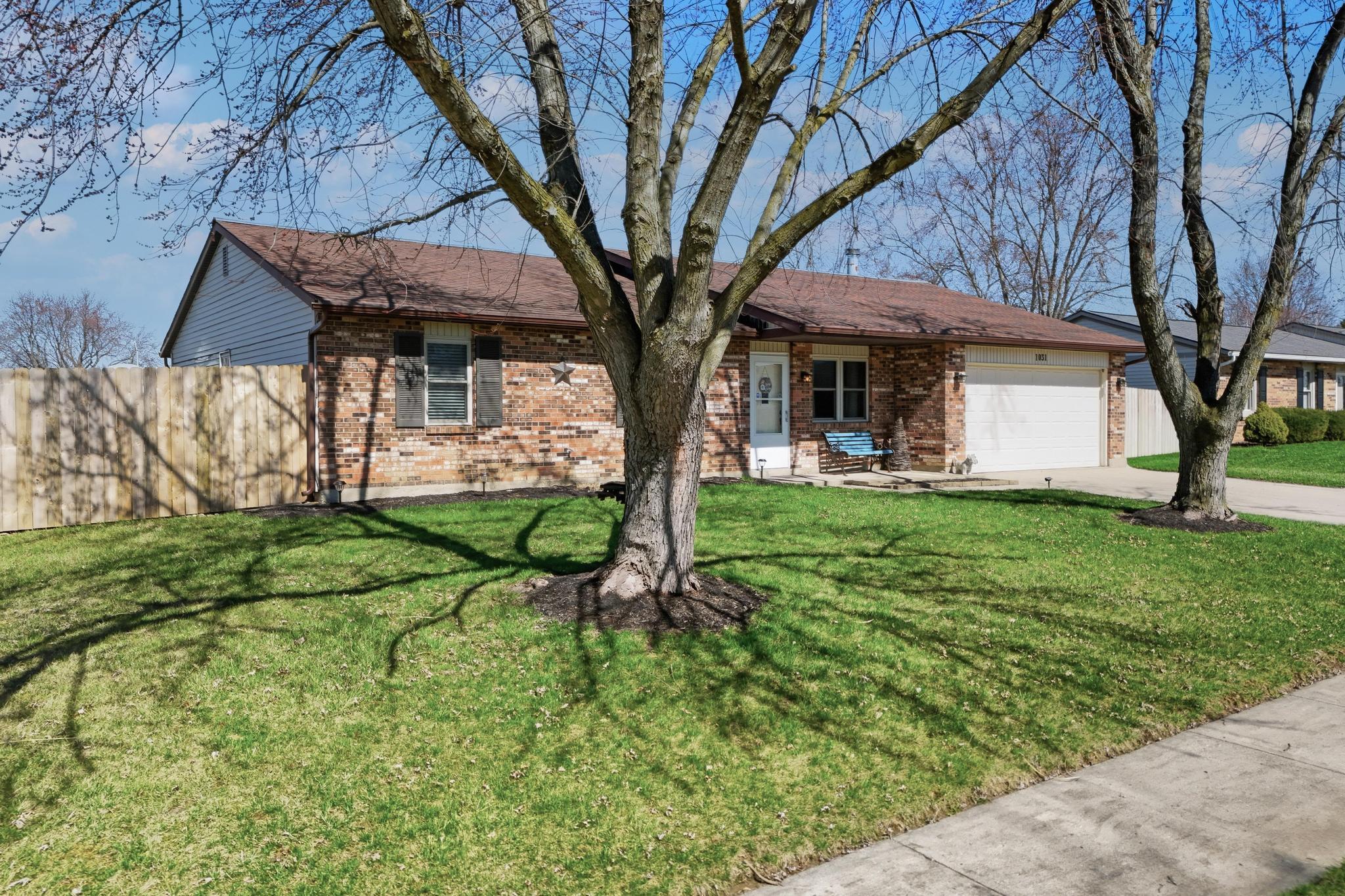 1031 Meadowrun Road, Englewood, Ohio 45322