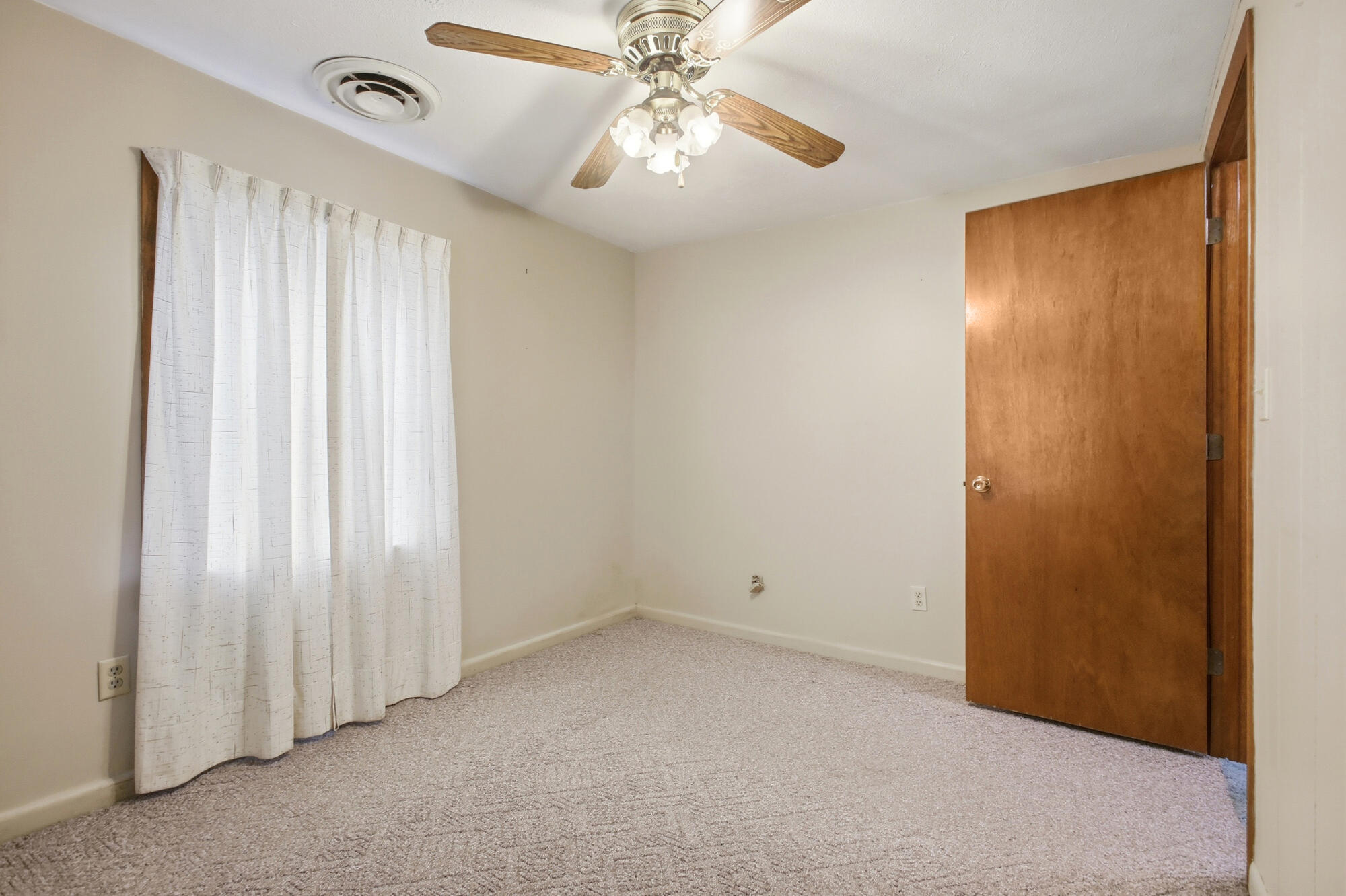 5210 Kerns Road, Springfield, Ohio 45502