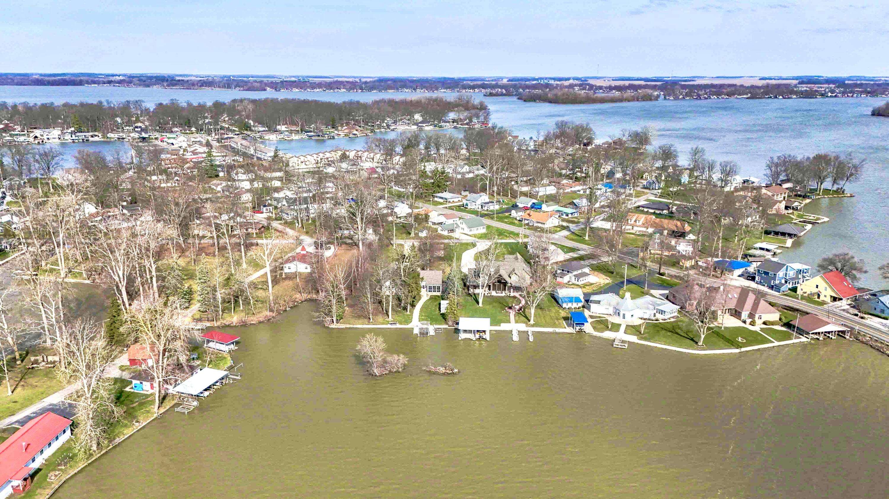 9668 Lakeshore Drive, Huntsville, Ohio 43324