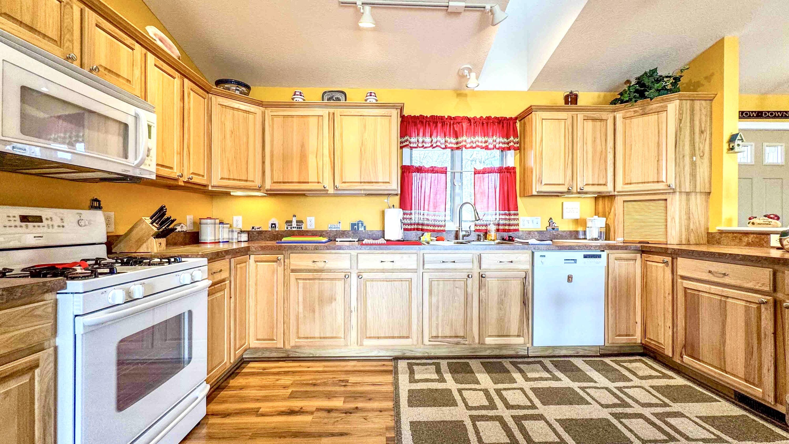 9668 Lakeshore Drive, Huntsville, Ohio 43324