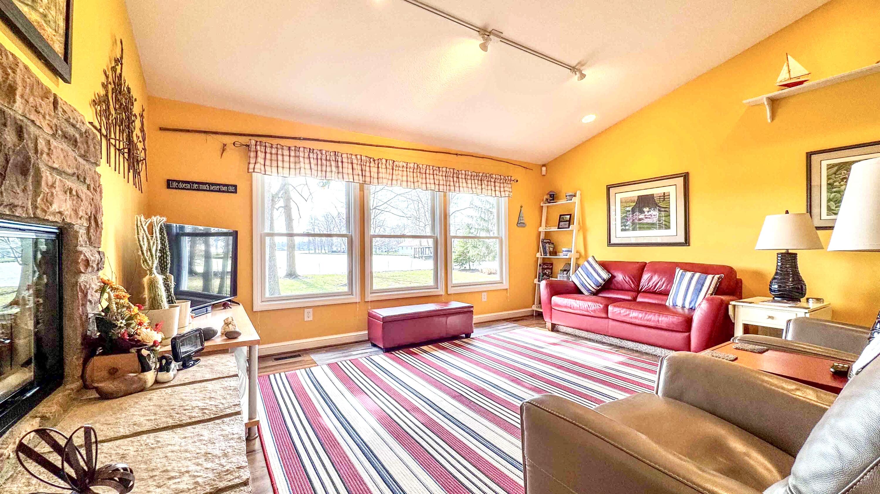 9668 Lakeshore Drive, Huntsville, Ohio 43324