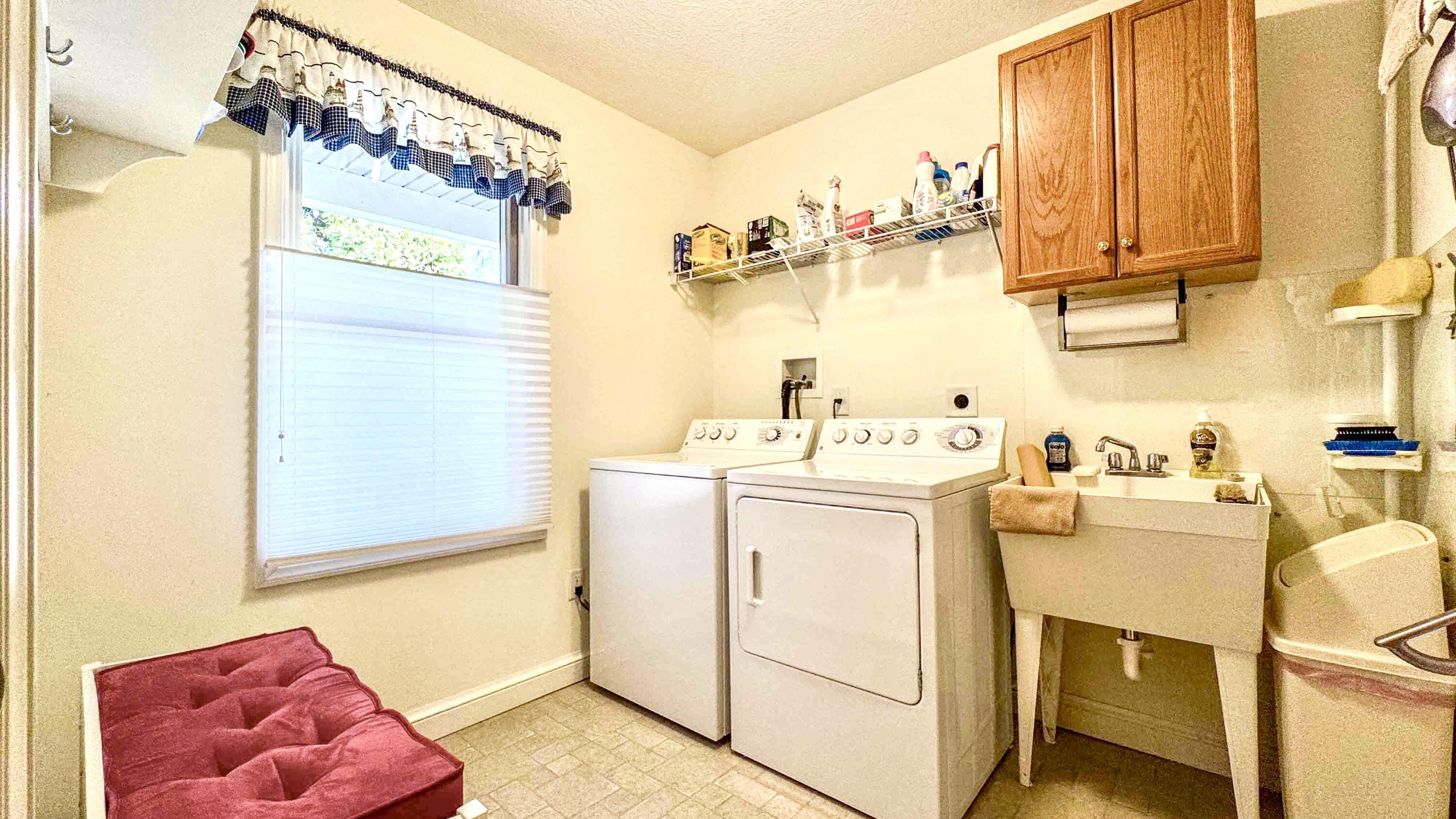 9668 Lakeshore Drive, Huntsville, Ohio 43324