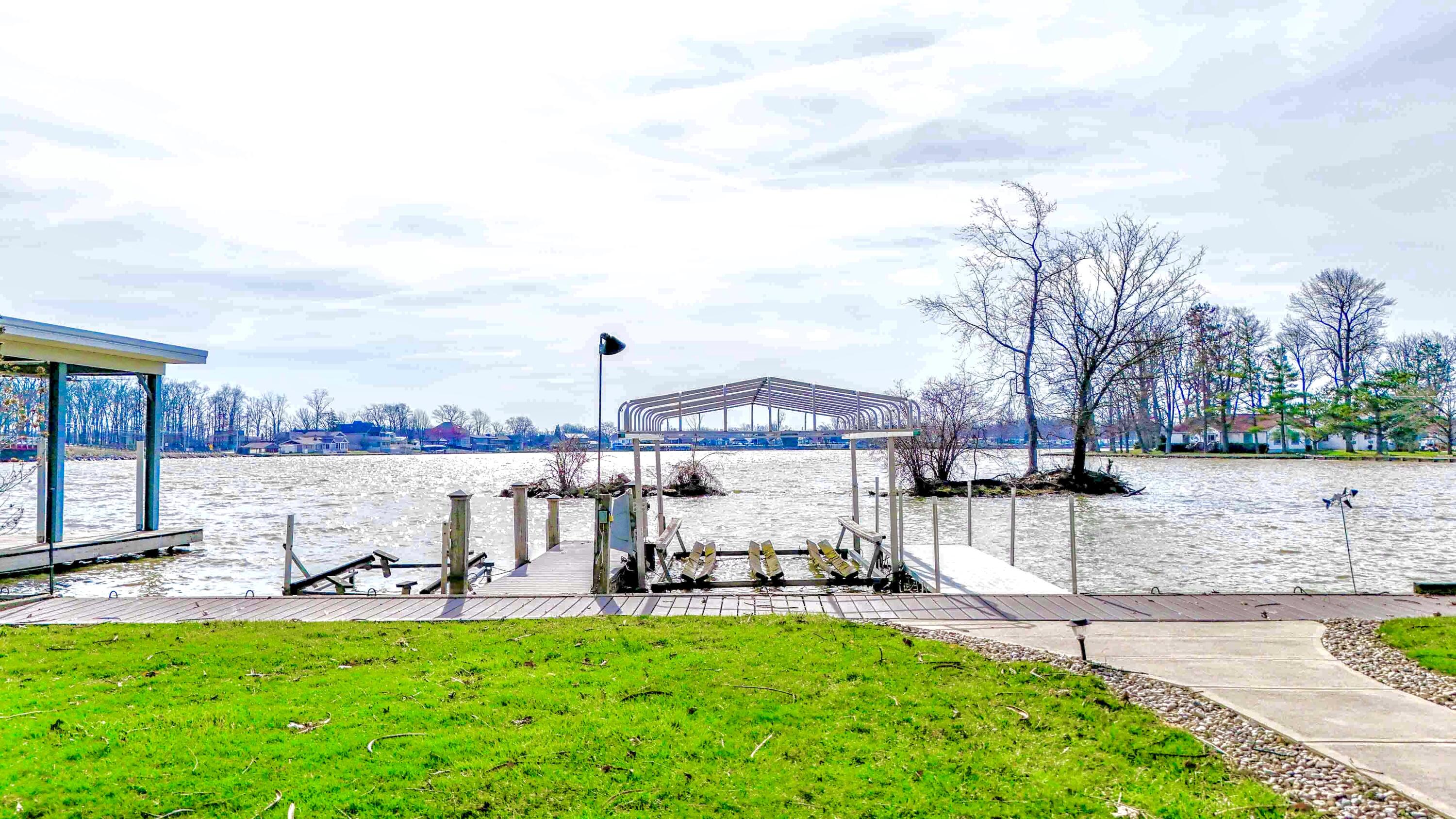 9668 Lakeshore Drive, Huntsville, Ohio 43324