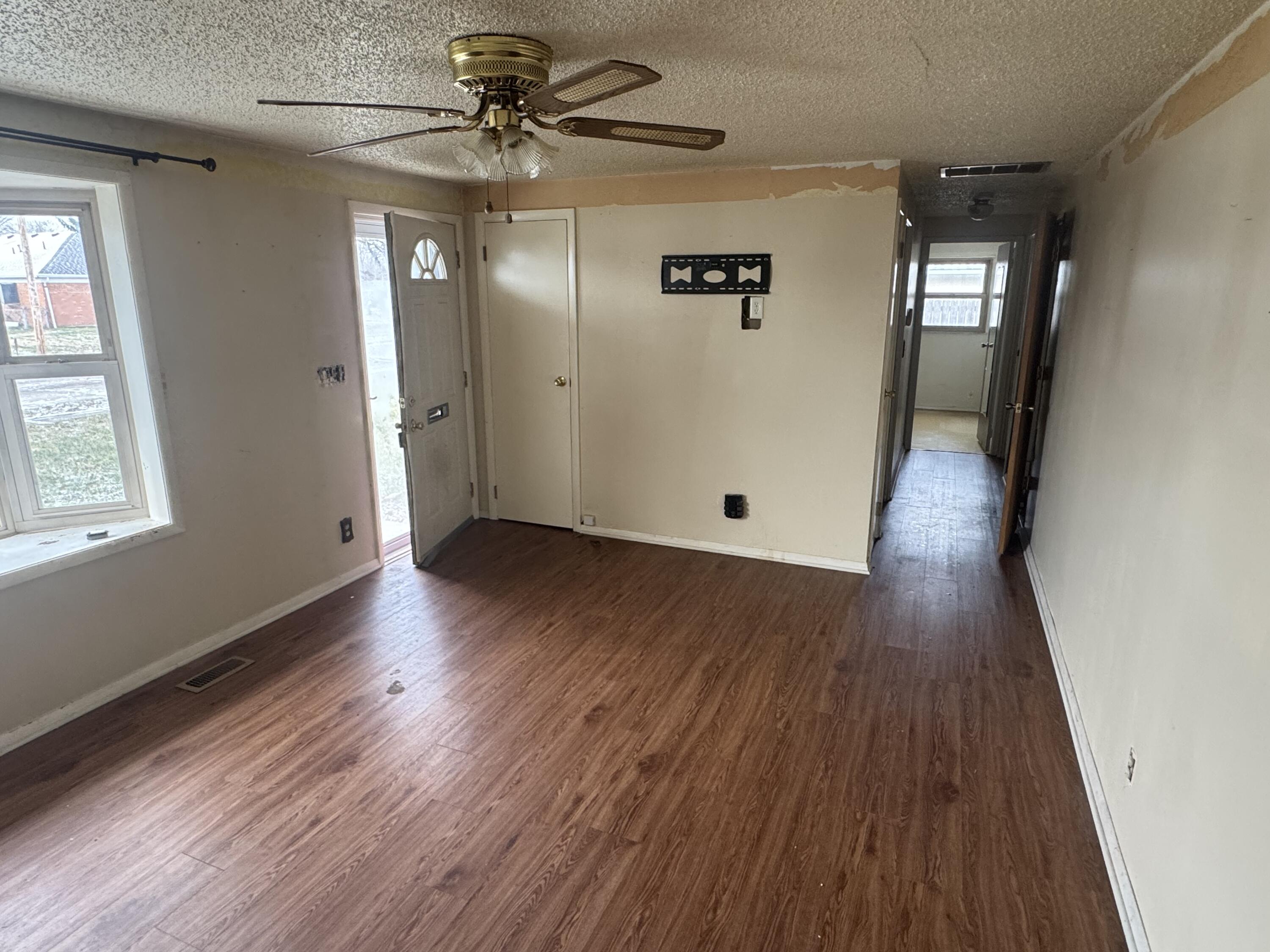 1404 Attleboro Avenue, Springfield, Ohio 45503