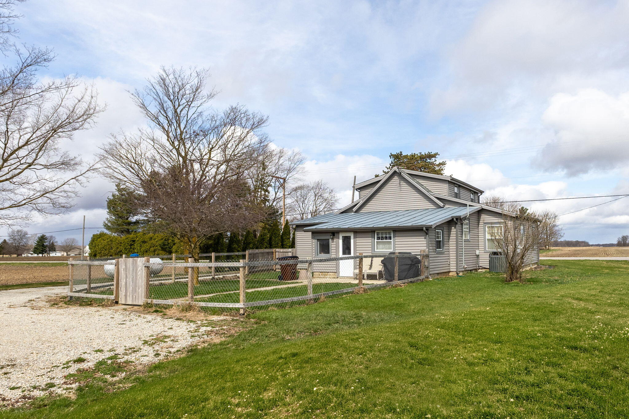 7627 Horatio-Harris Creek Road, Bradford, Ohio 45308