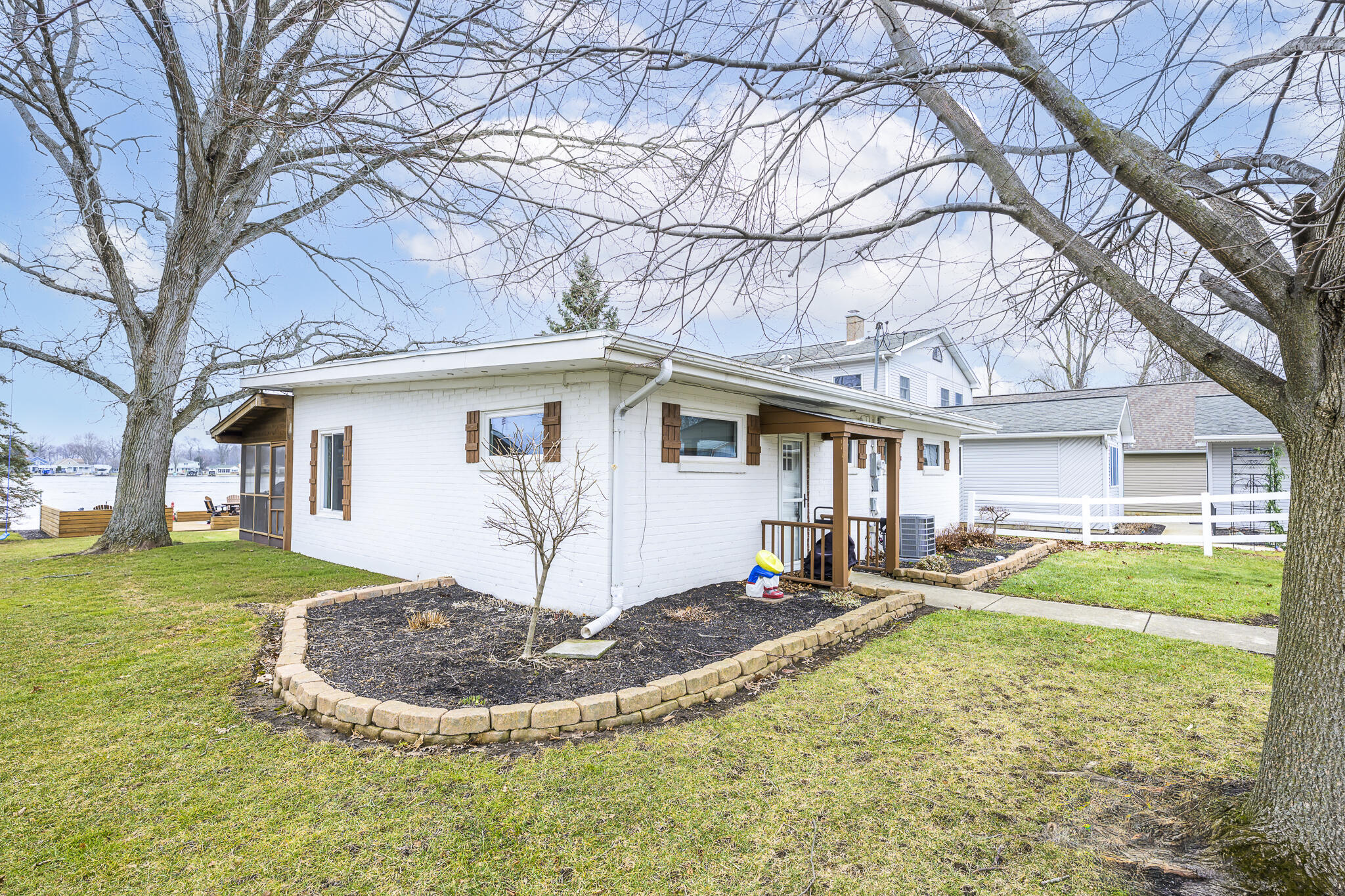 9833 Lake Breeze Drive, Belle Center, Ohio 43310