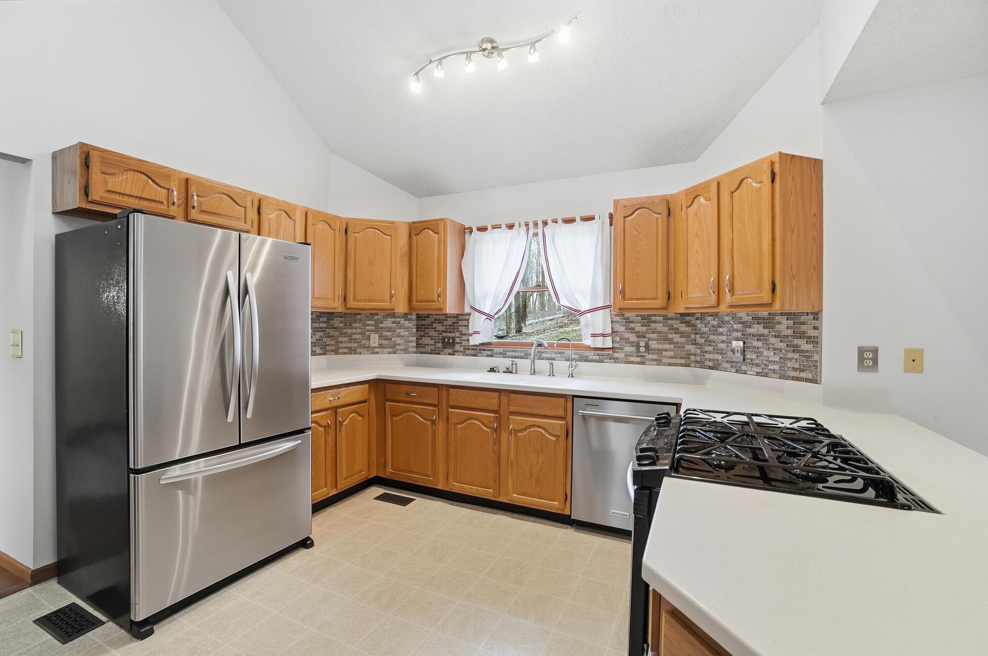 180 Country Road, Urbana, Ohio 43078