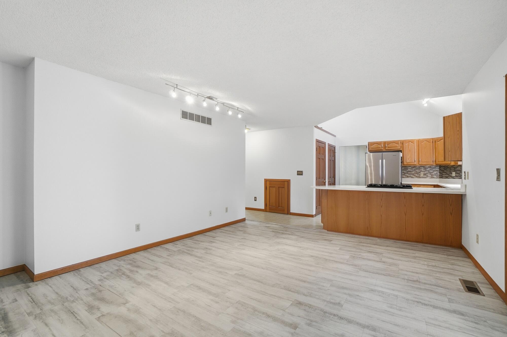 180 Country Road, Urbana, Ohio 43078