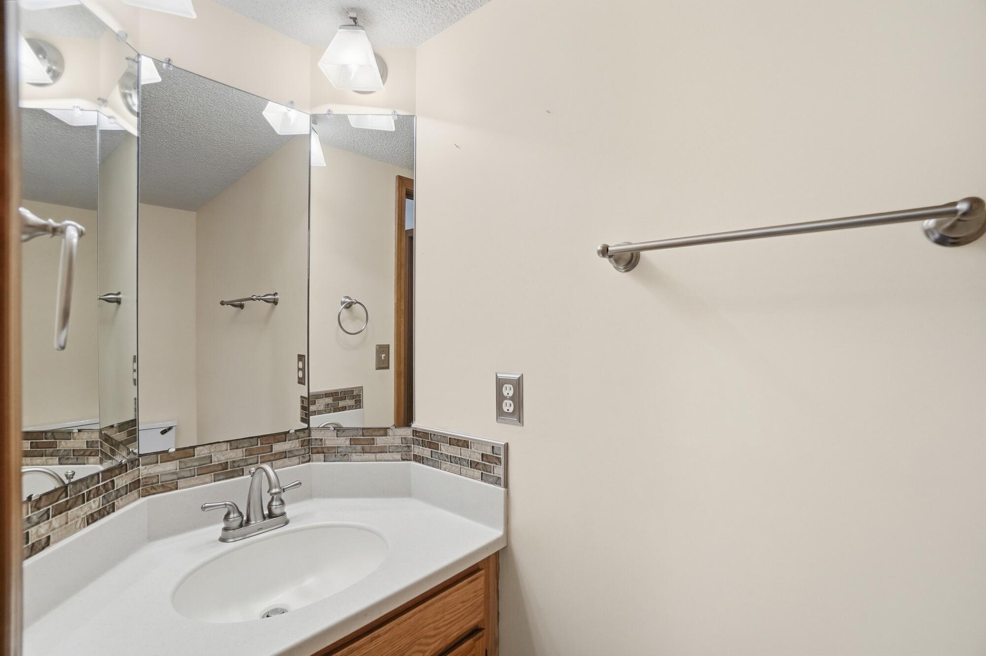 180 Country Road, Urbana, Ohio 43078