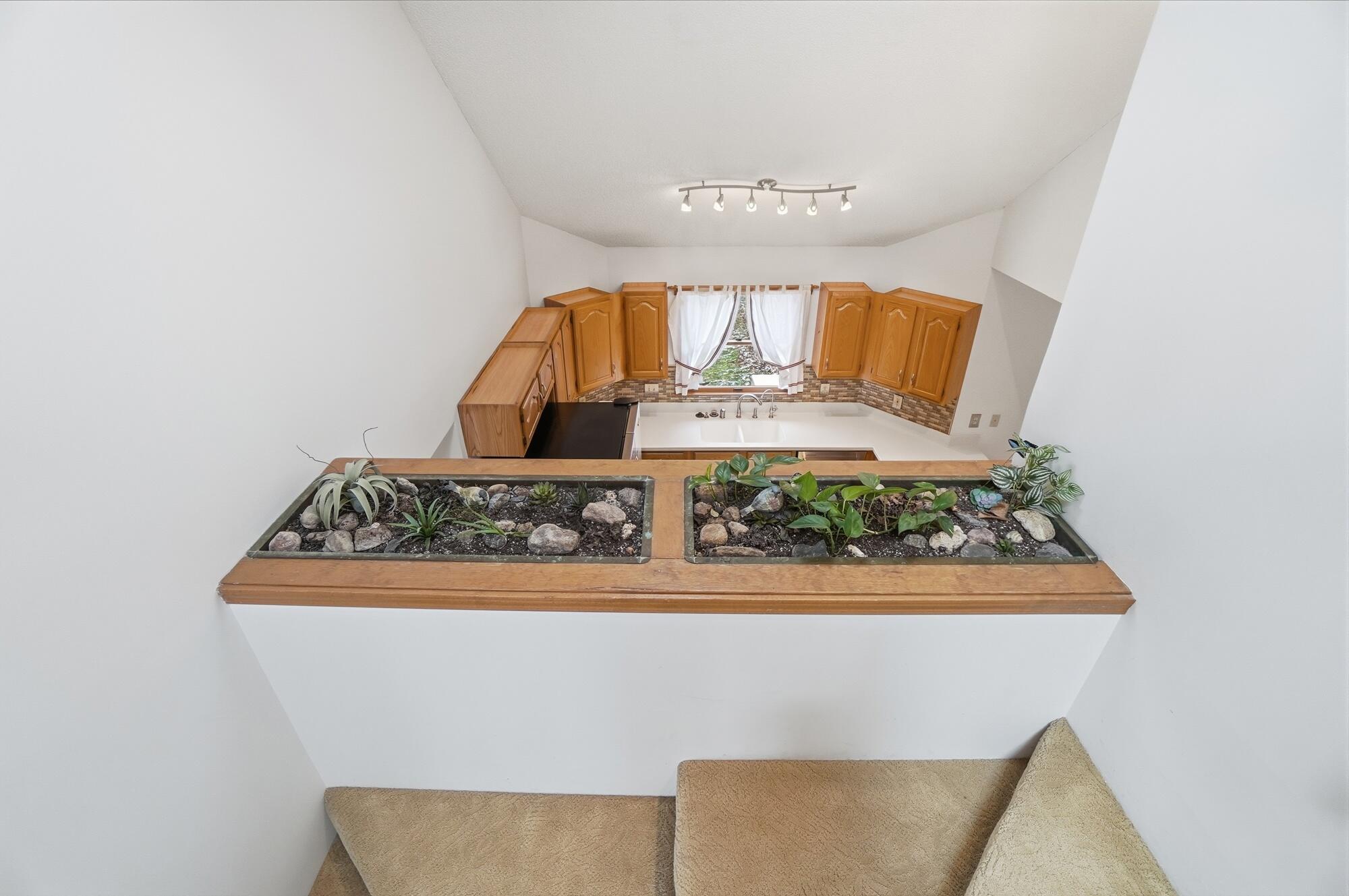 180 Country Road, Urbana, Ohio 43078