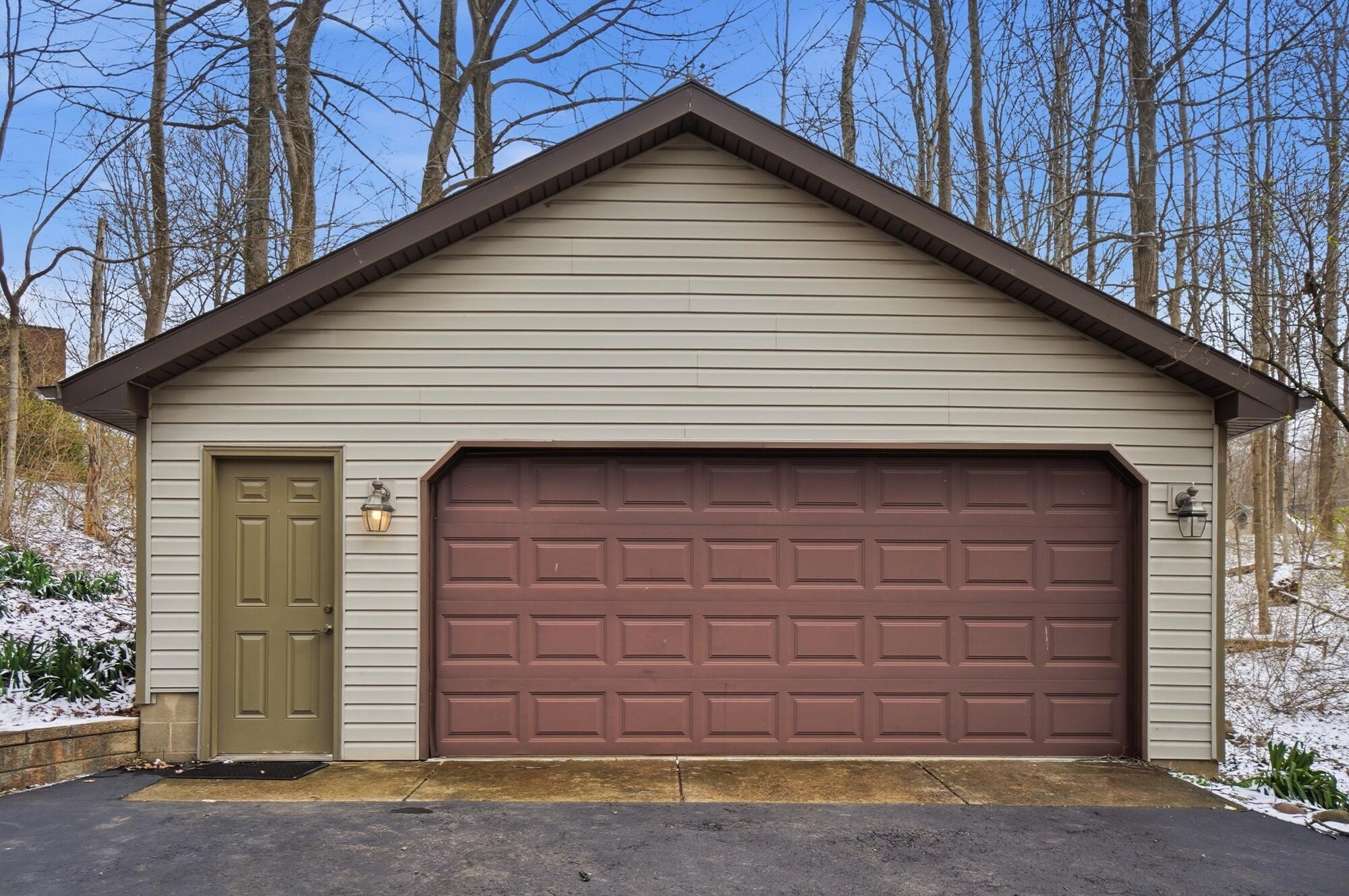 180 Country Road, Urbana, Ohio 43078