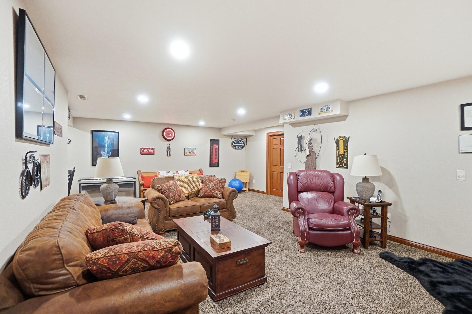 5300 Brookshire Lane, Springfield, Ohio 45502