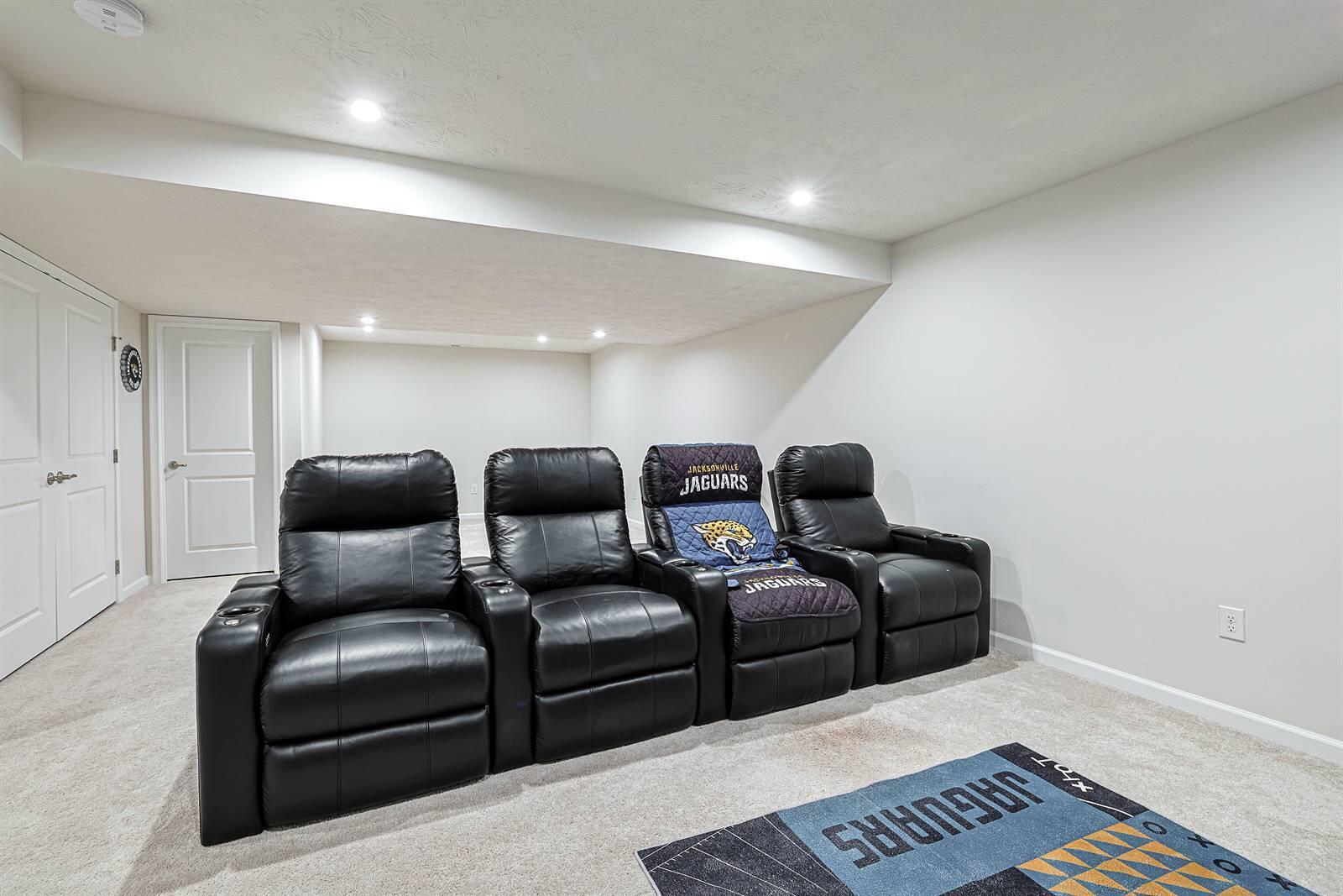 320 Chevington Chase, Tipp City, Ohio 45371