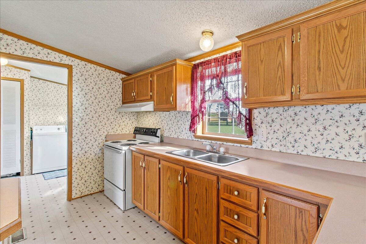 4921 Hawk Road, Mechanicsburg, Ohio 43044