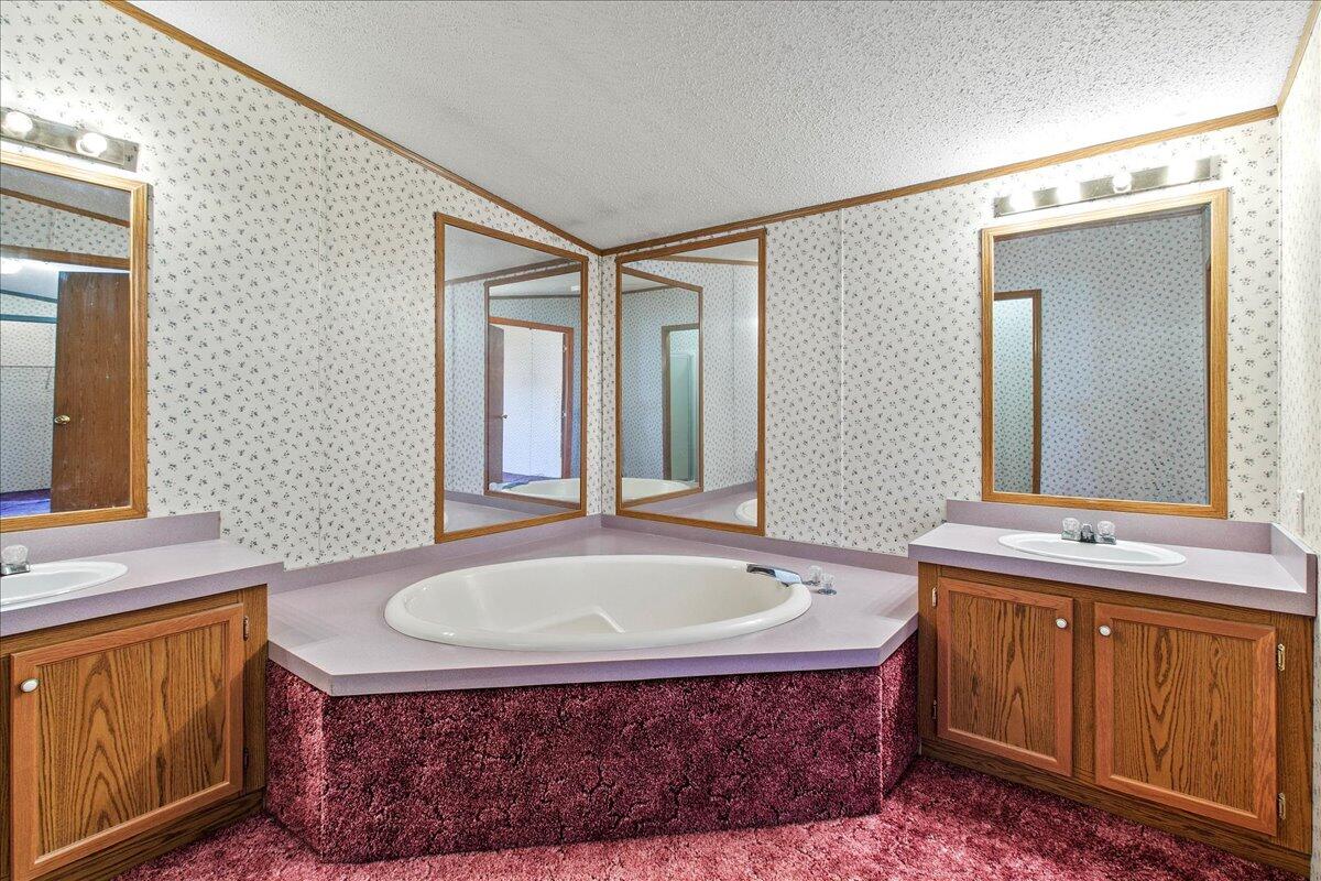 4921 Hawk Road, Mechanicsburg, Ohio 43044