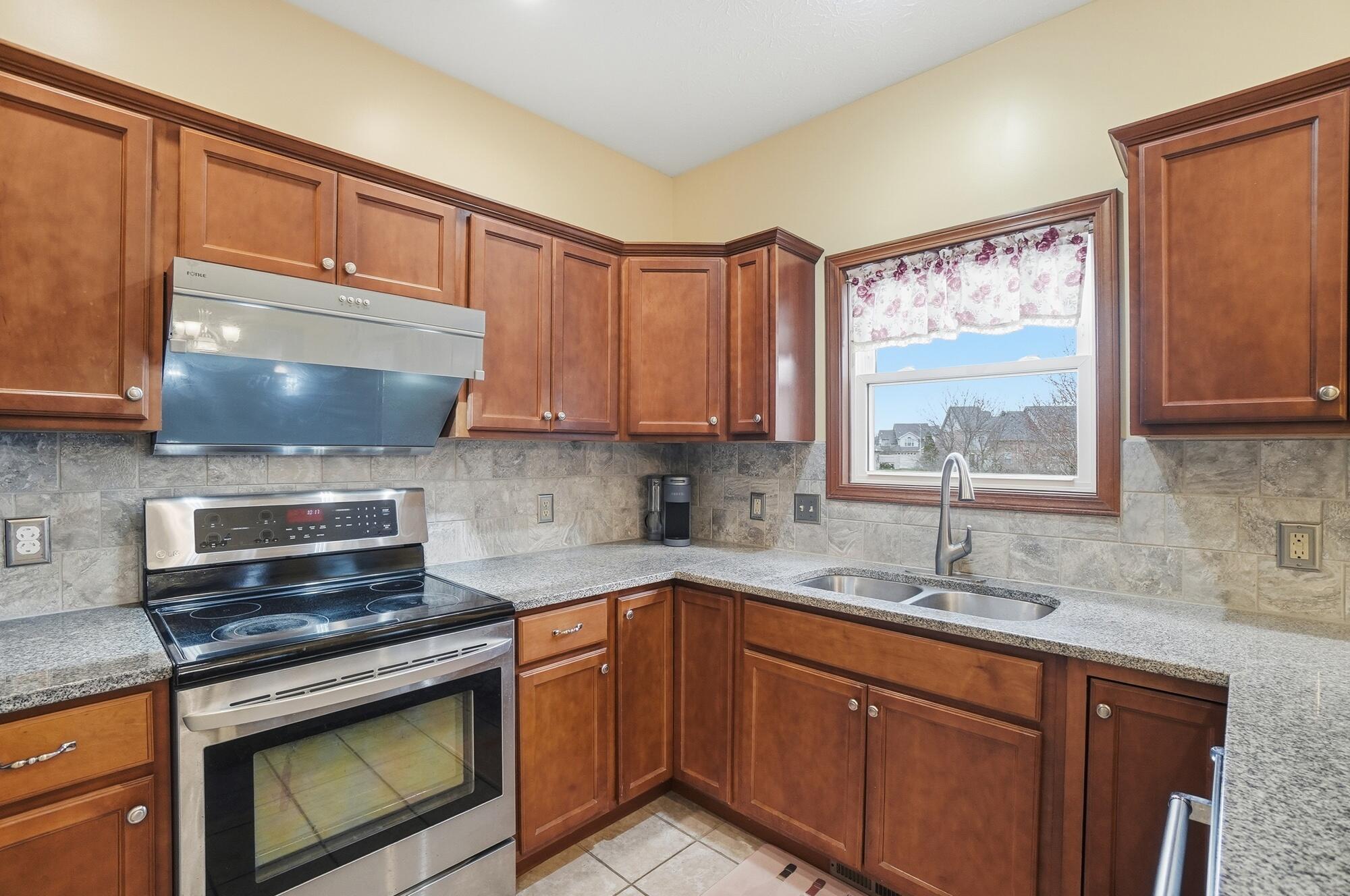 661 Willow Point Court, Troy, Ohio 45373